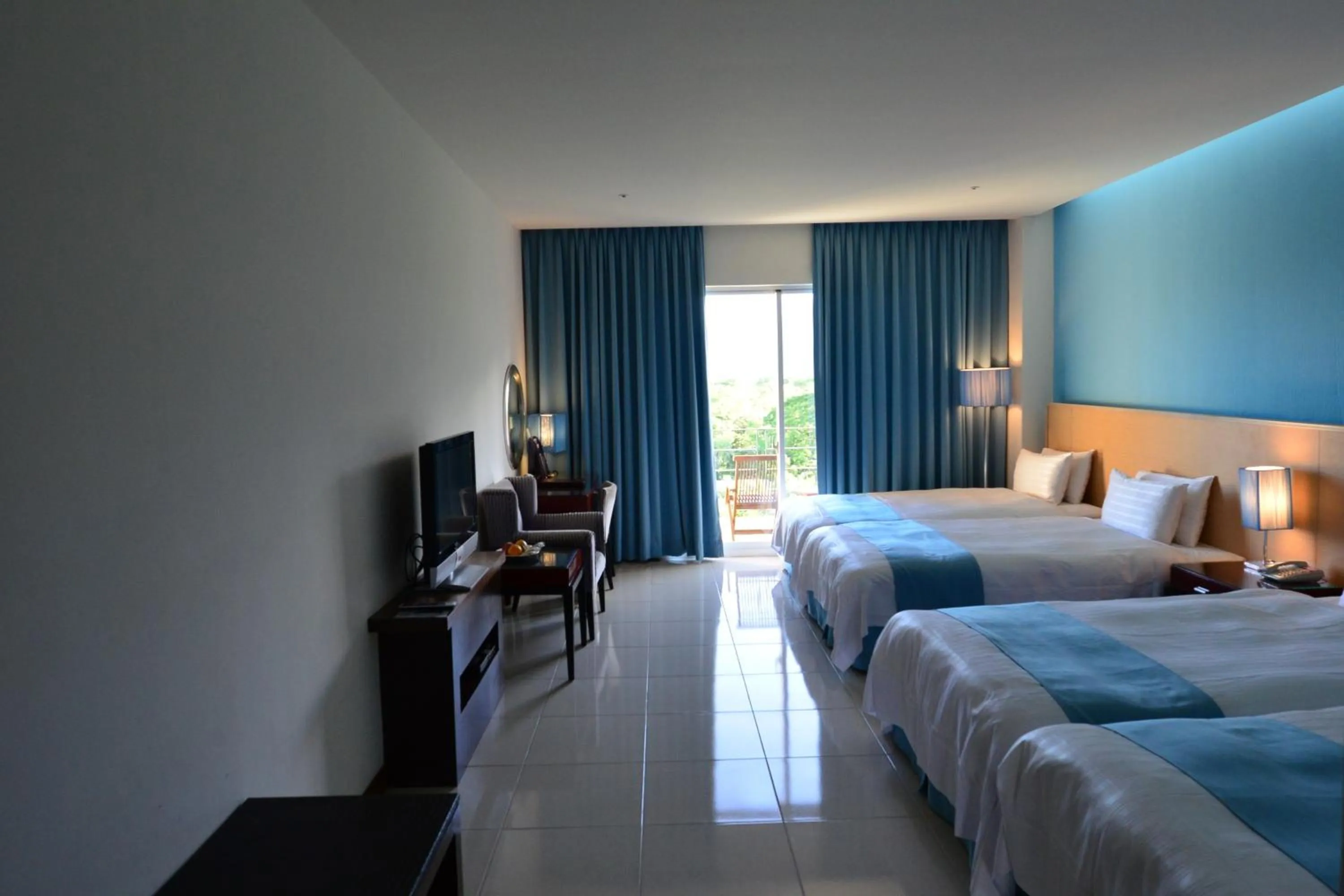 Bedroom, Bed in Papago International Resort