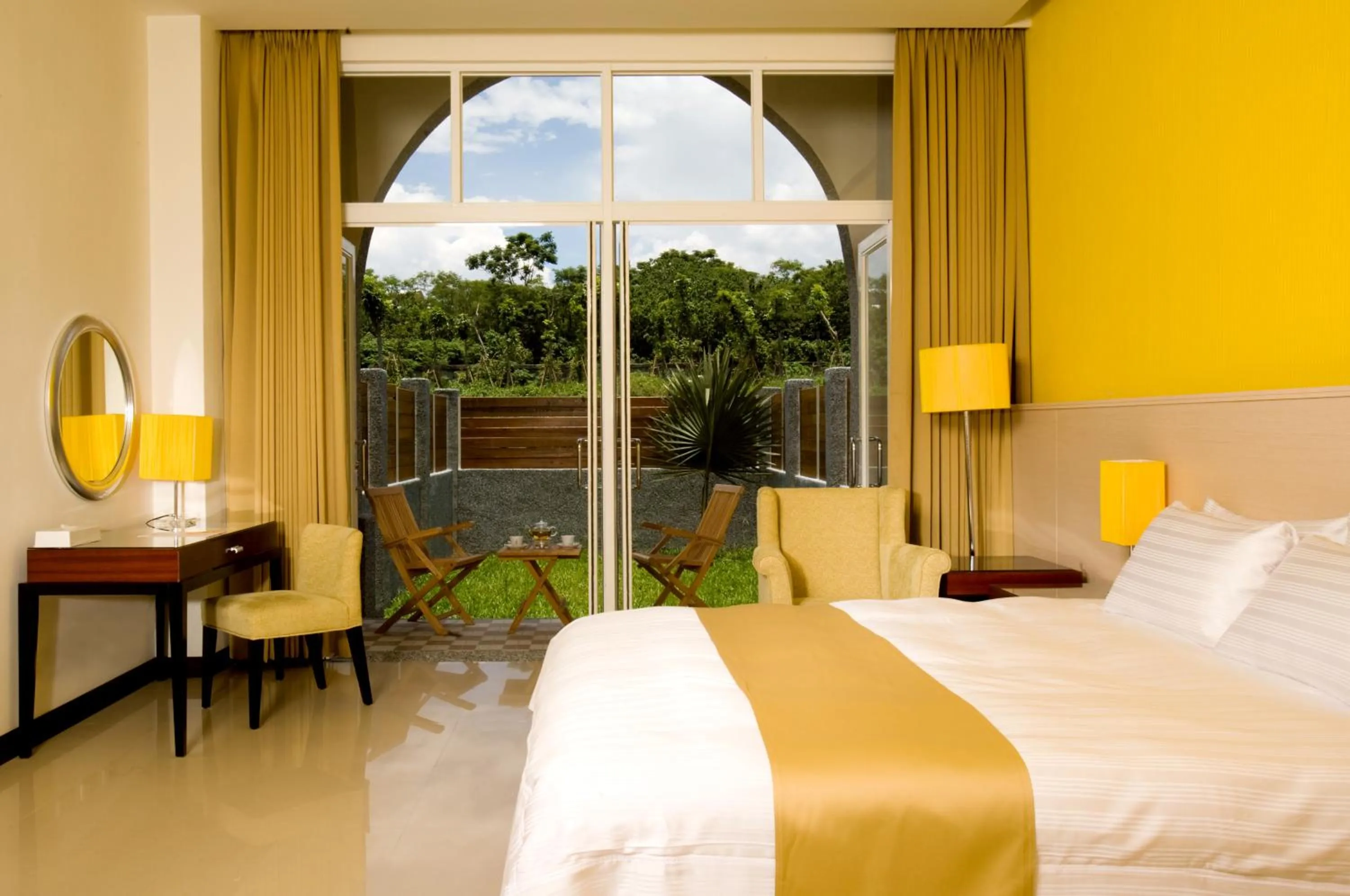 Photo of the whole room, Bed in Papago International Resort
