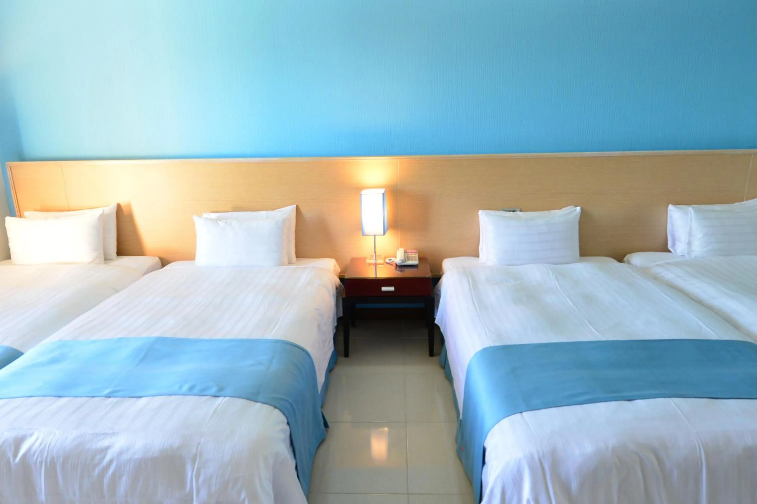 Bedroom, Bed in Papago International Resort