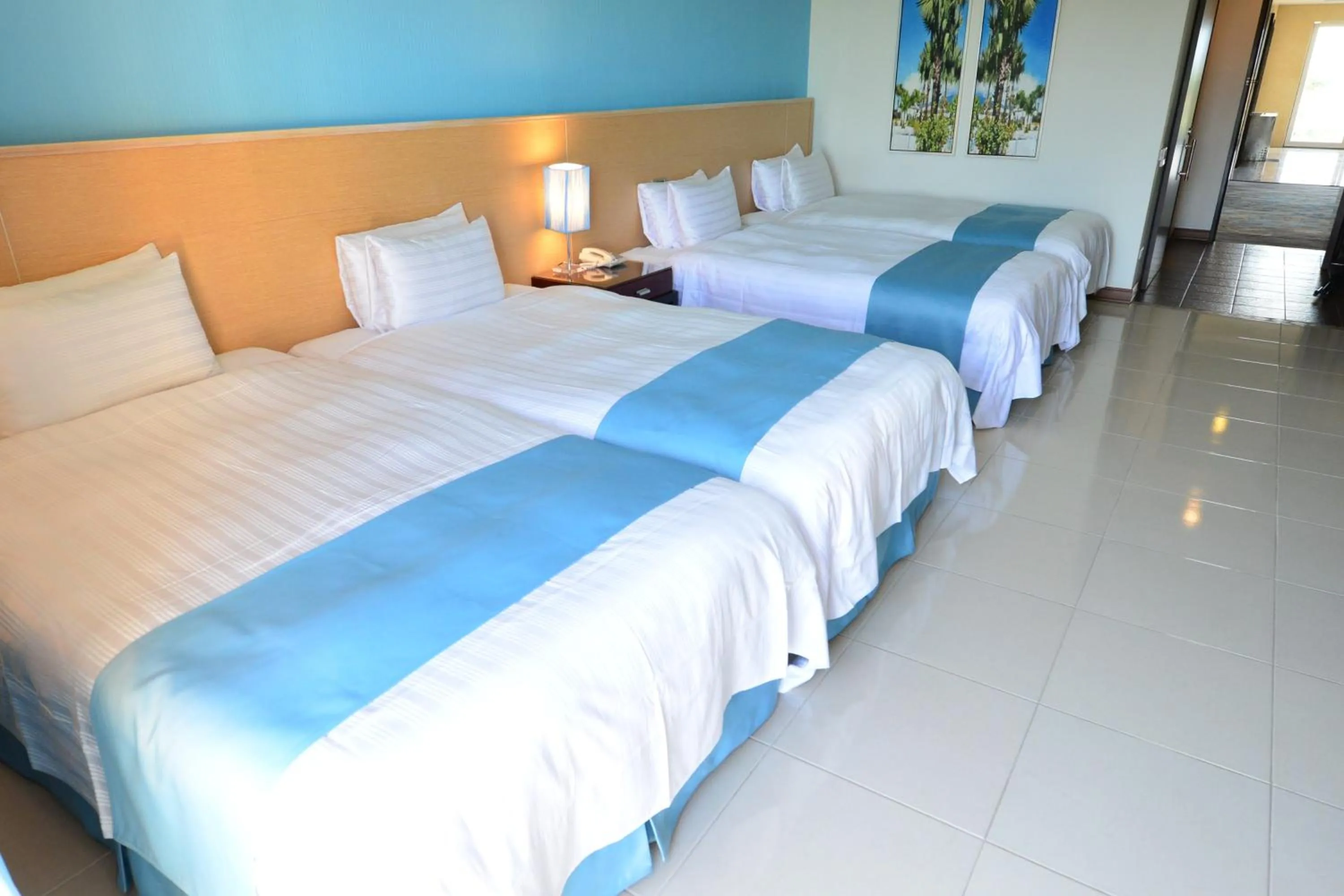 Bedroom, Bed in Papago International Resort