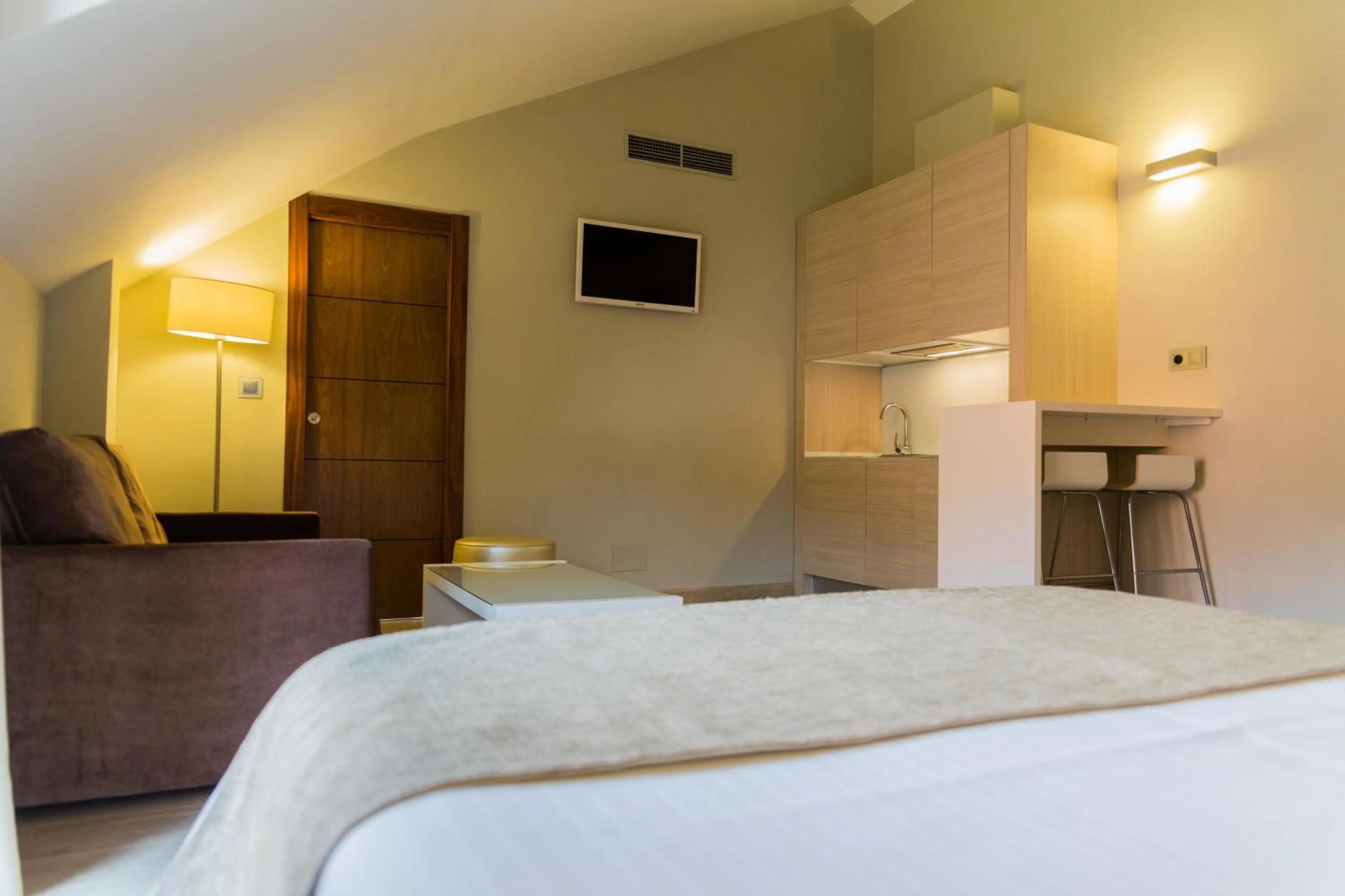 Bedroom, Bed in Tinas de Pechon