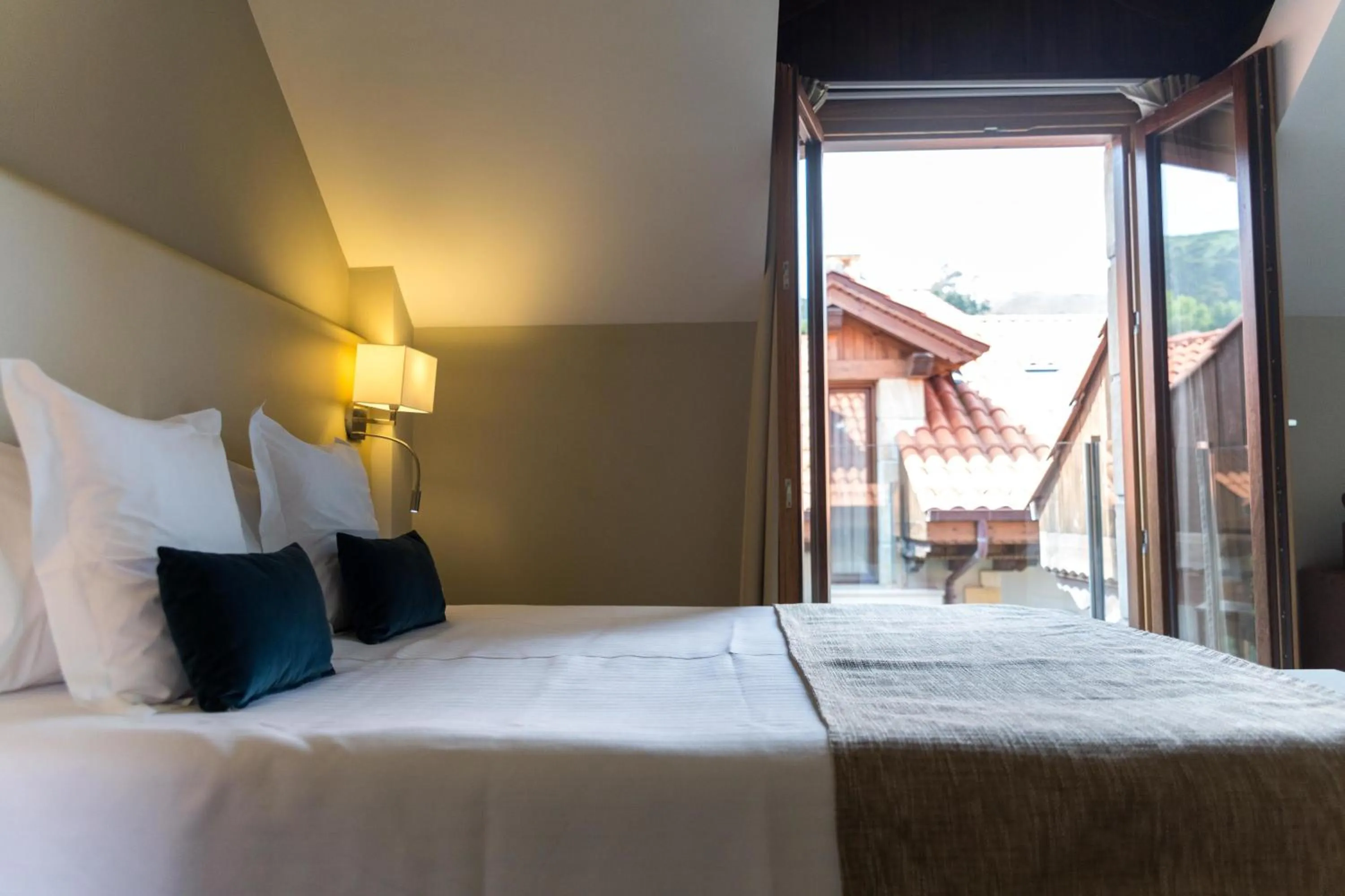 Bedroom, Bed in Tinas de Pechon