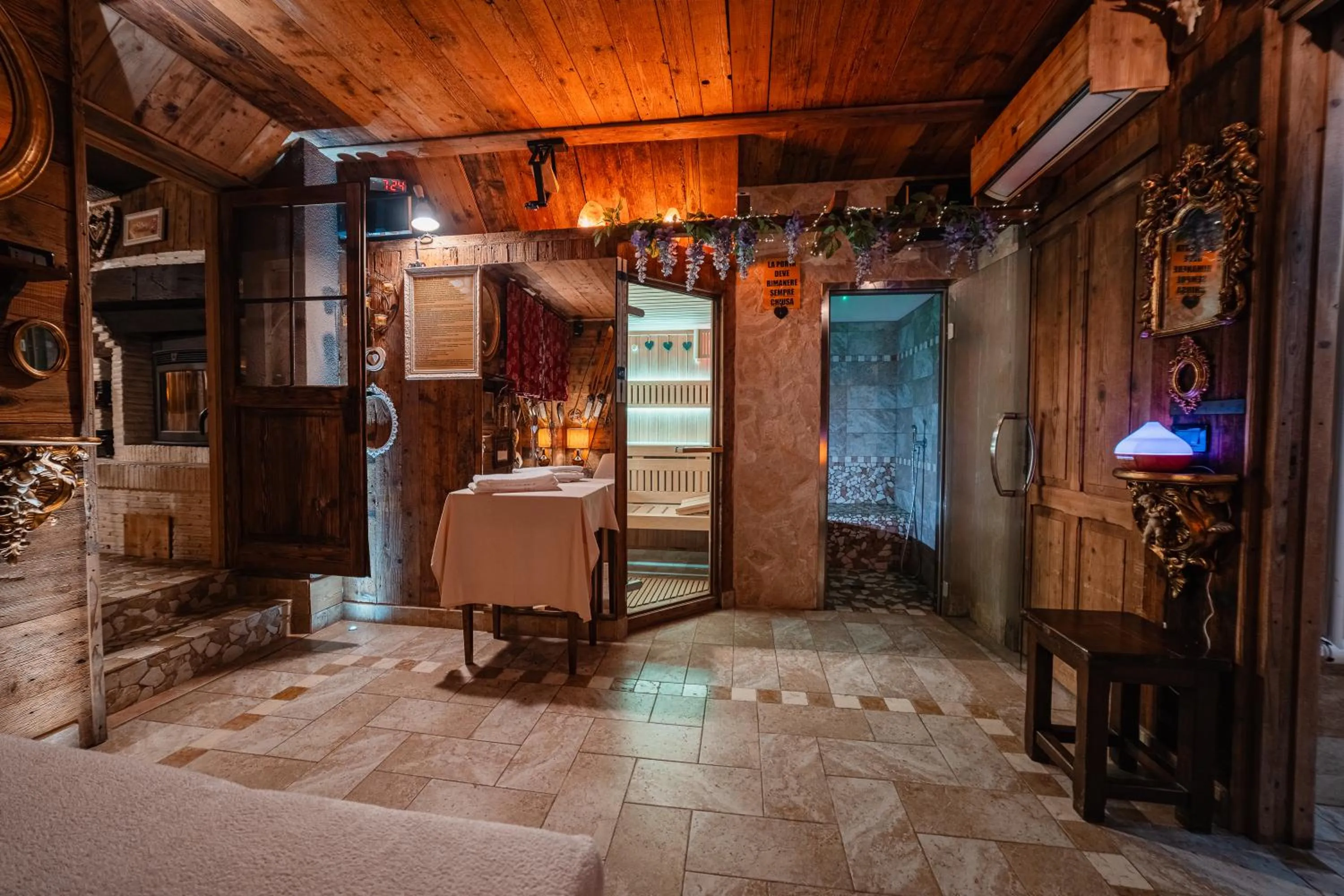 Seating area in Le Fate Corbezzole