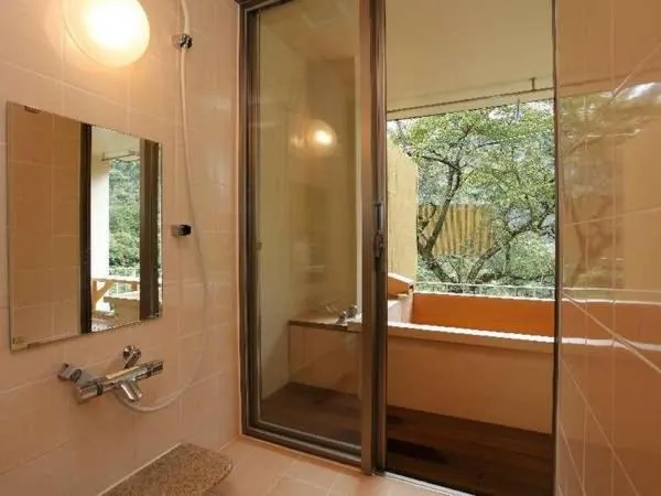 Shower in Marumine Kanko Hotel