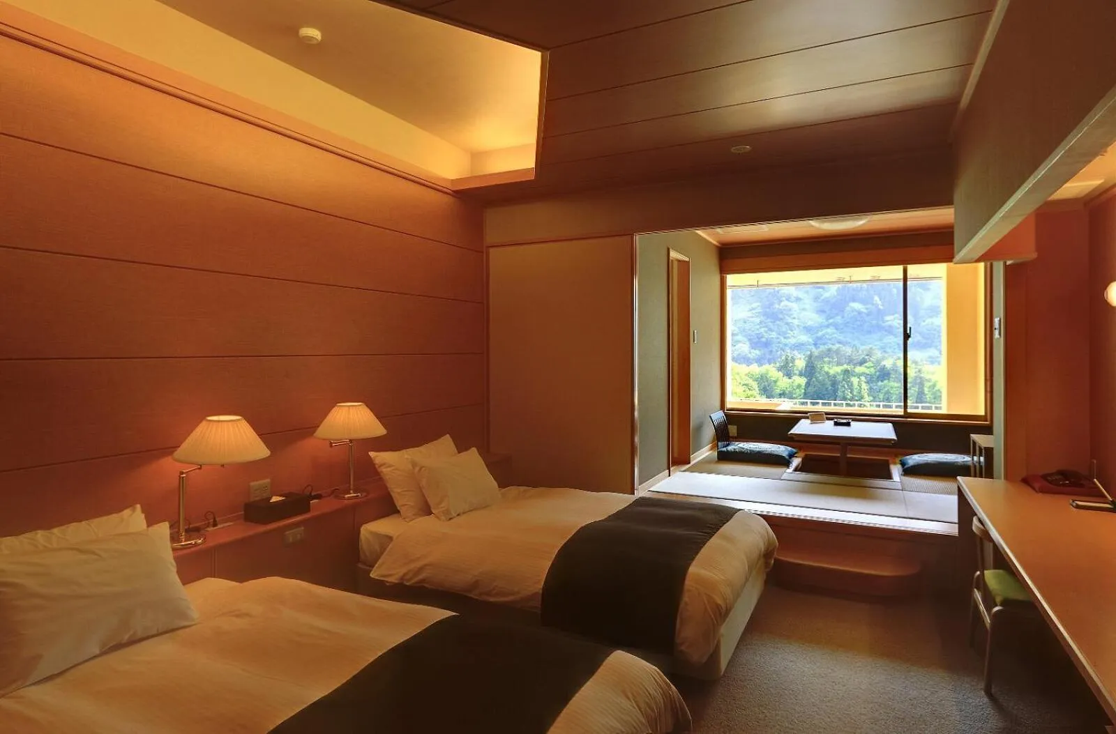 Spring, Bed in Marumine Kanko Hotel