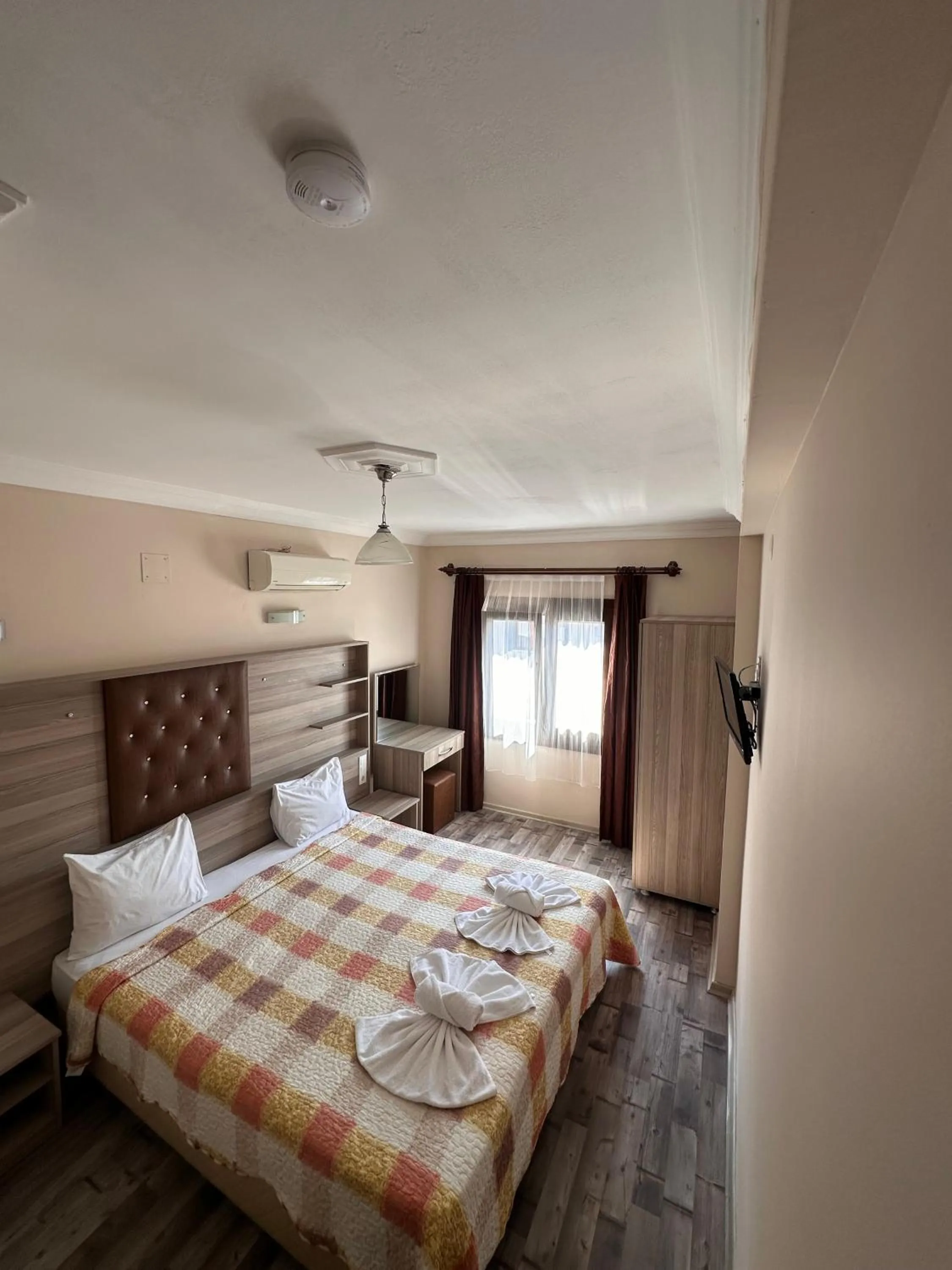 Photo of the whole room in Akay Hotel