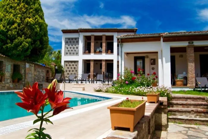 Garden in Akay Hotel