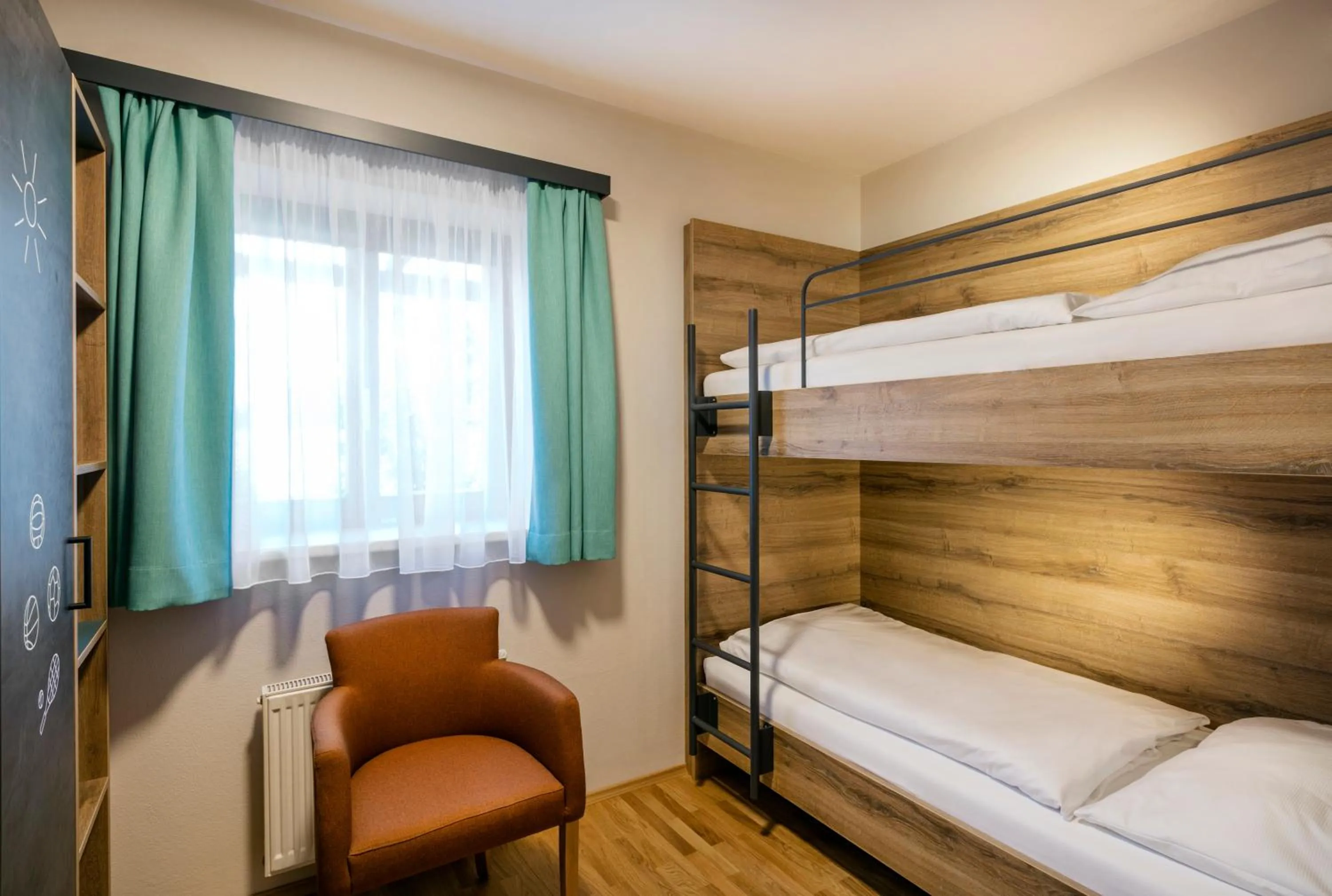 bunk bed, Bed in JUFA Hotel Erlaufsee