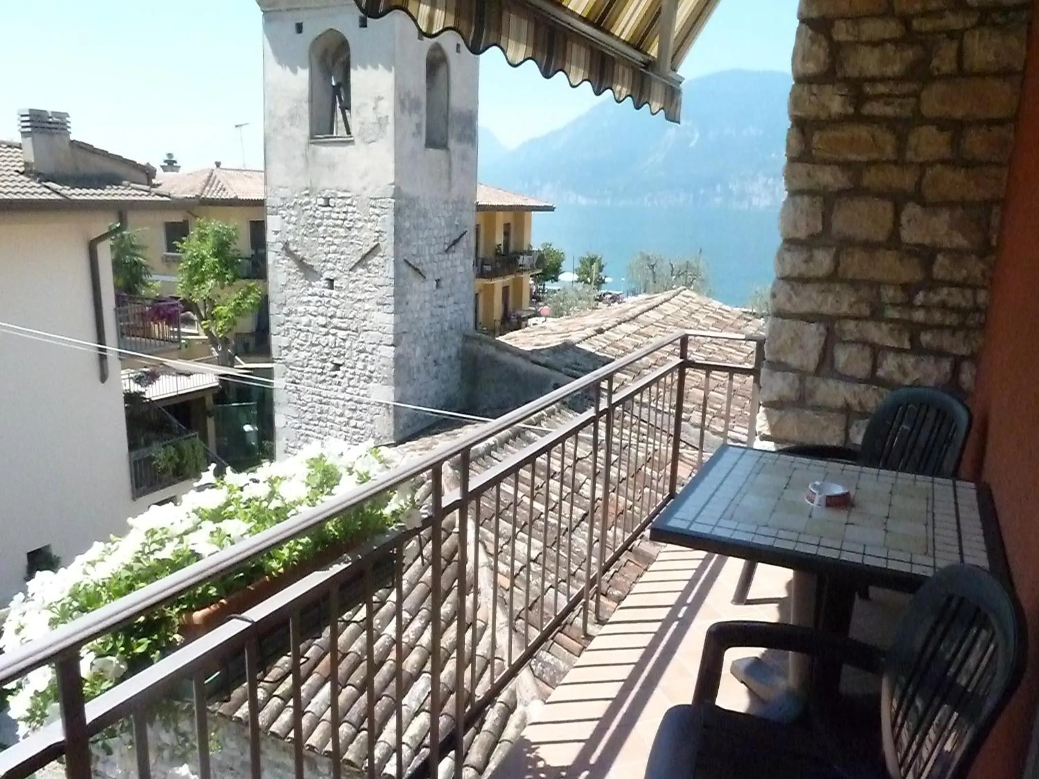 Balcony/Terrace in Albergo Casa Este