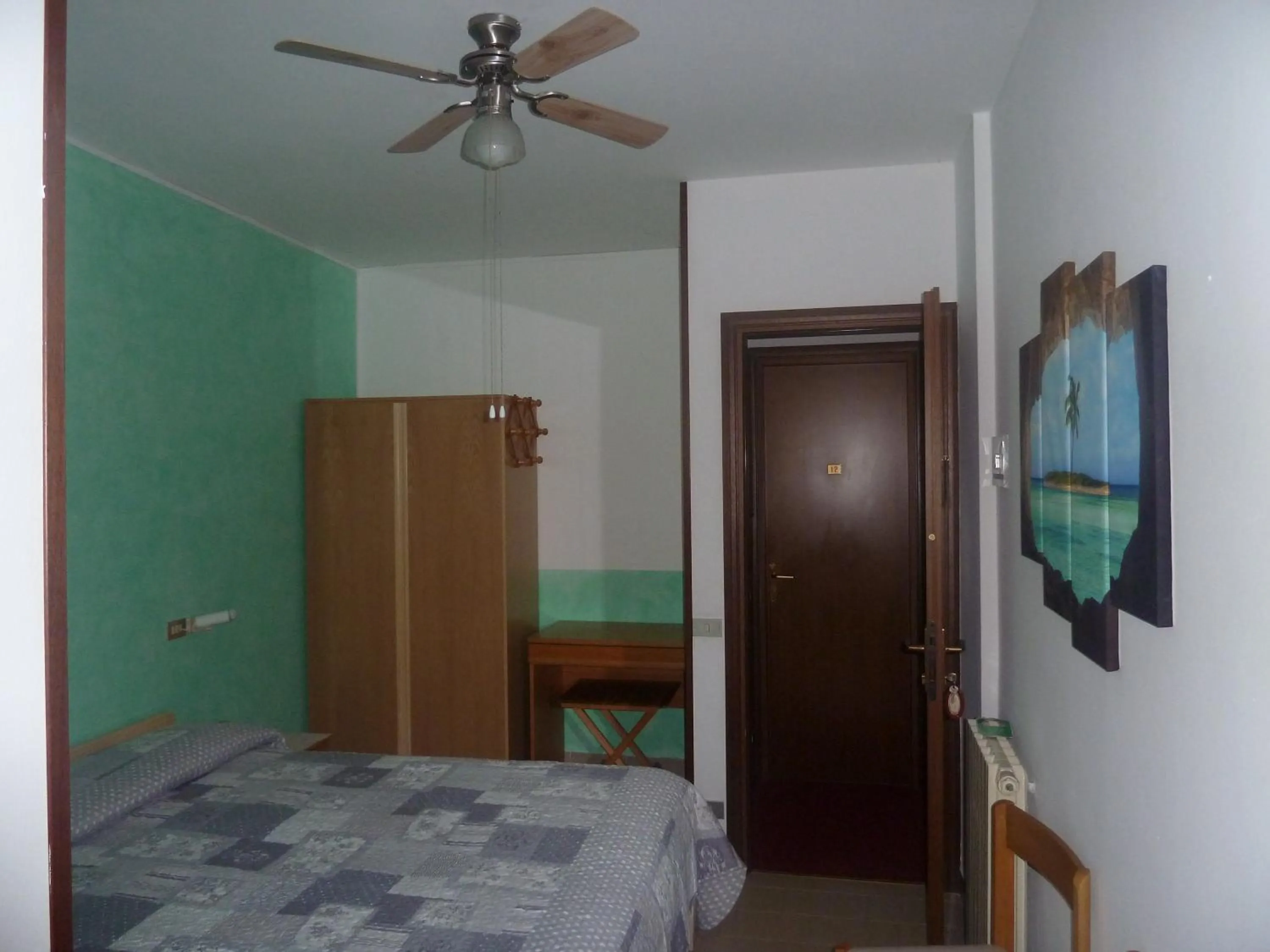 Photo of the whole room, Bed in Albergo Casa Este