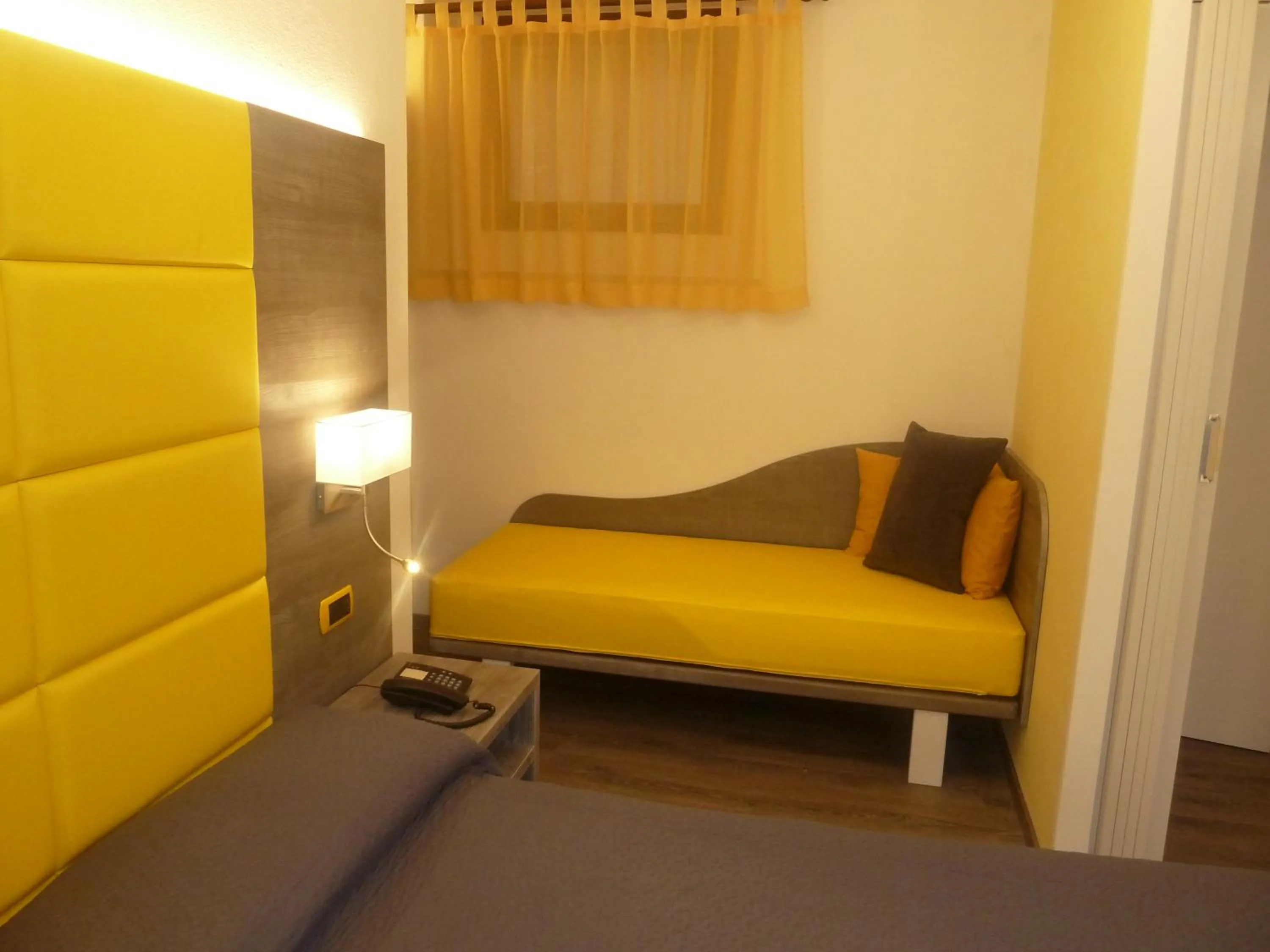 Photo of the whole room, Bed in Albergo Casa Este