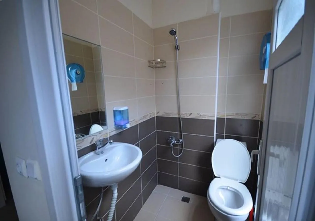 Shower in TAXİM HOSTEL