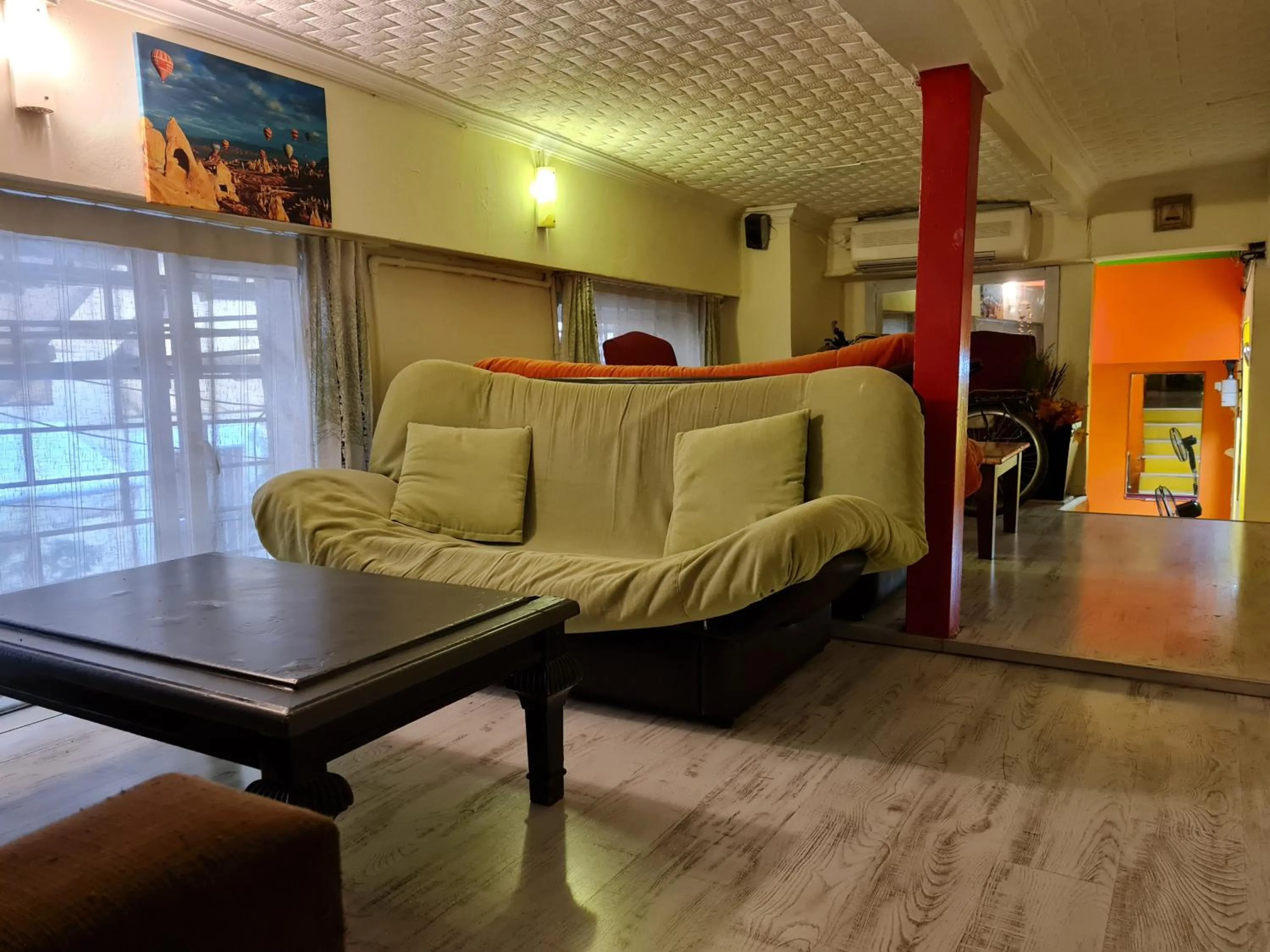 Living room in TAXİM HOSTEL