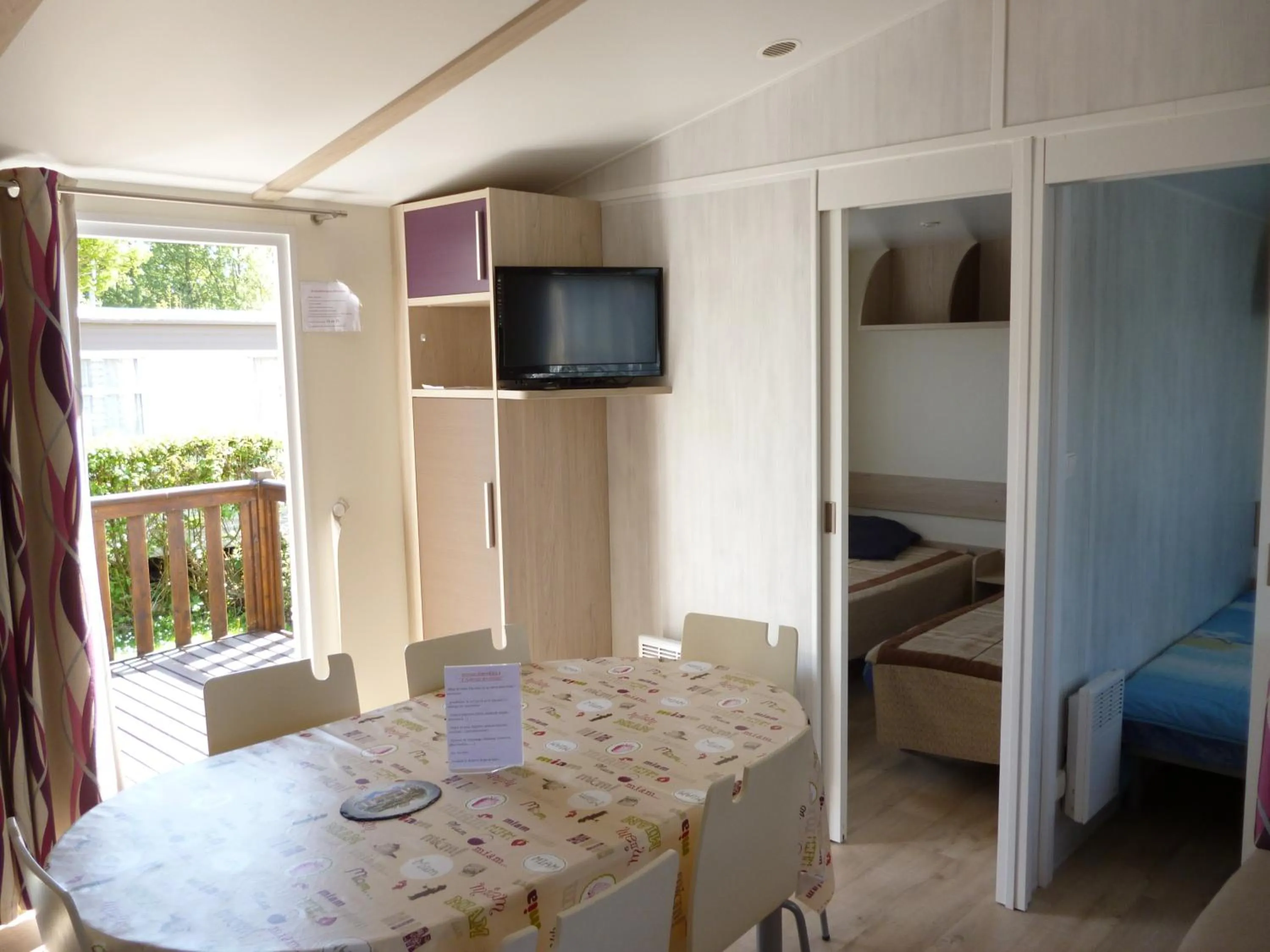 Day, Bed in Auberge des Etangs