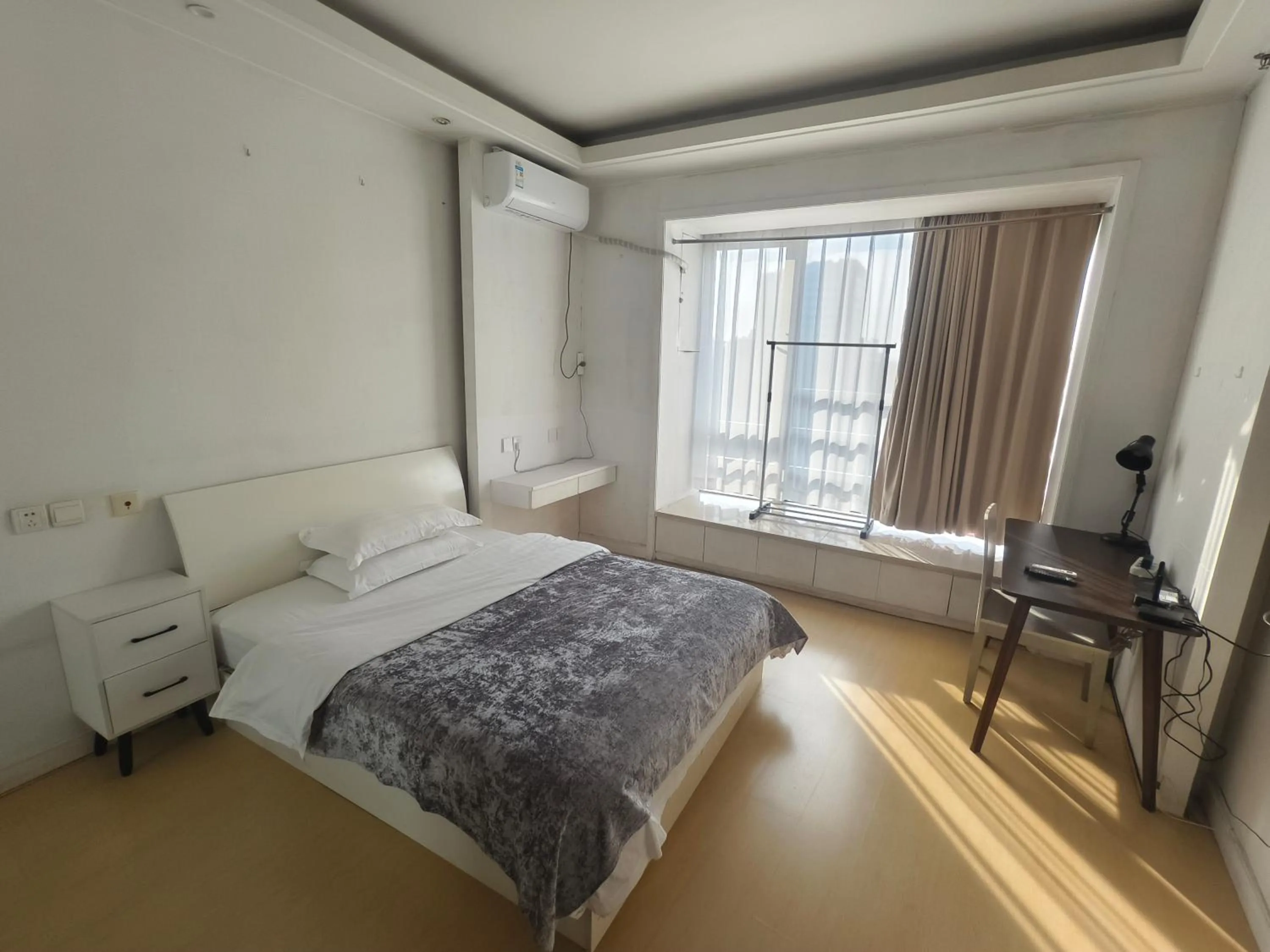 Bed in Xinshikong Apartments- Abest Zhongshan Park No.1