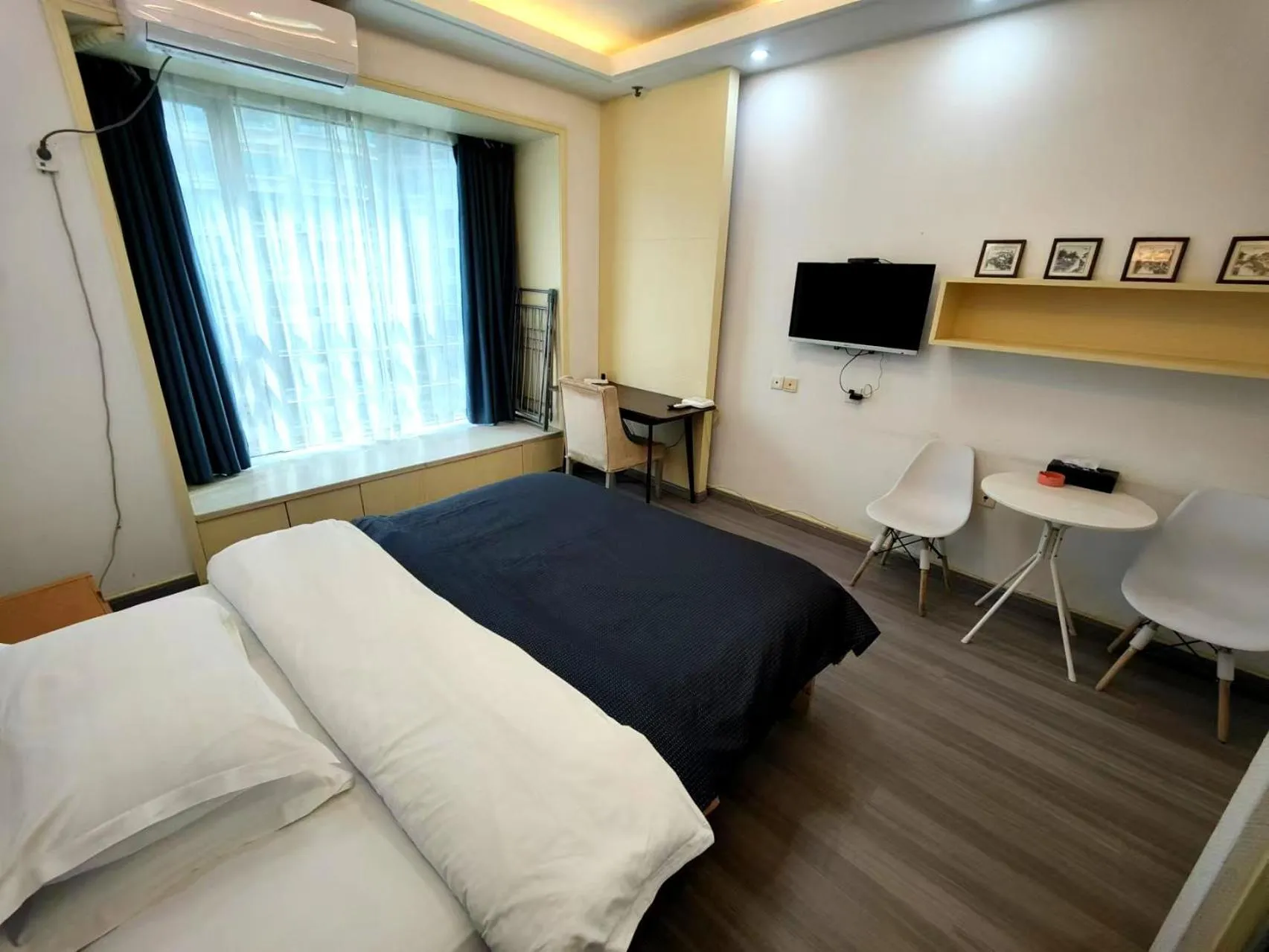 Bed in Xinshikong Apartments- Abest Zhongshan Park No.1