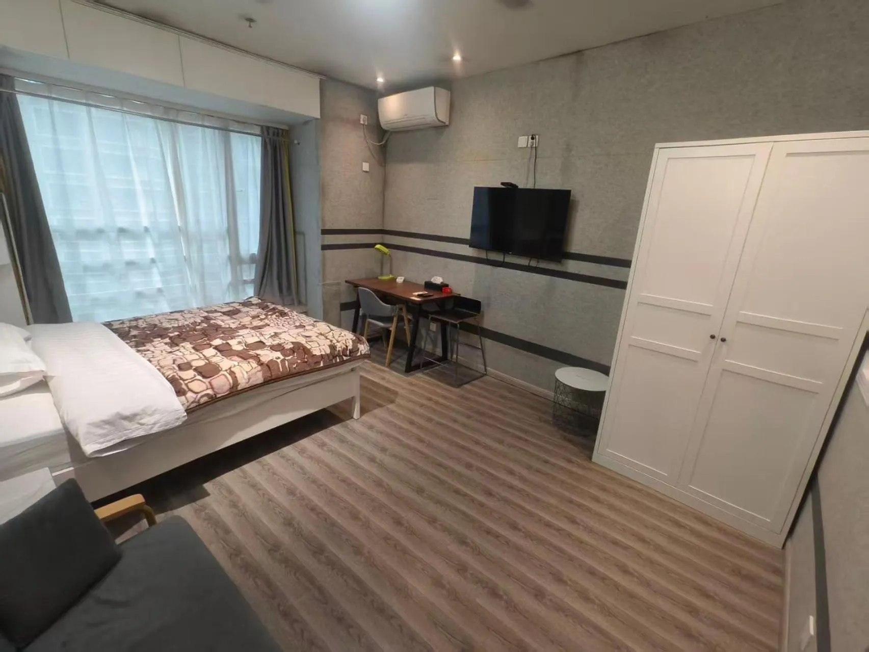 Bed in Xinshikong Apartments- Abest Zhongshan Park No.1