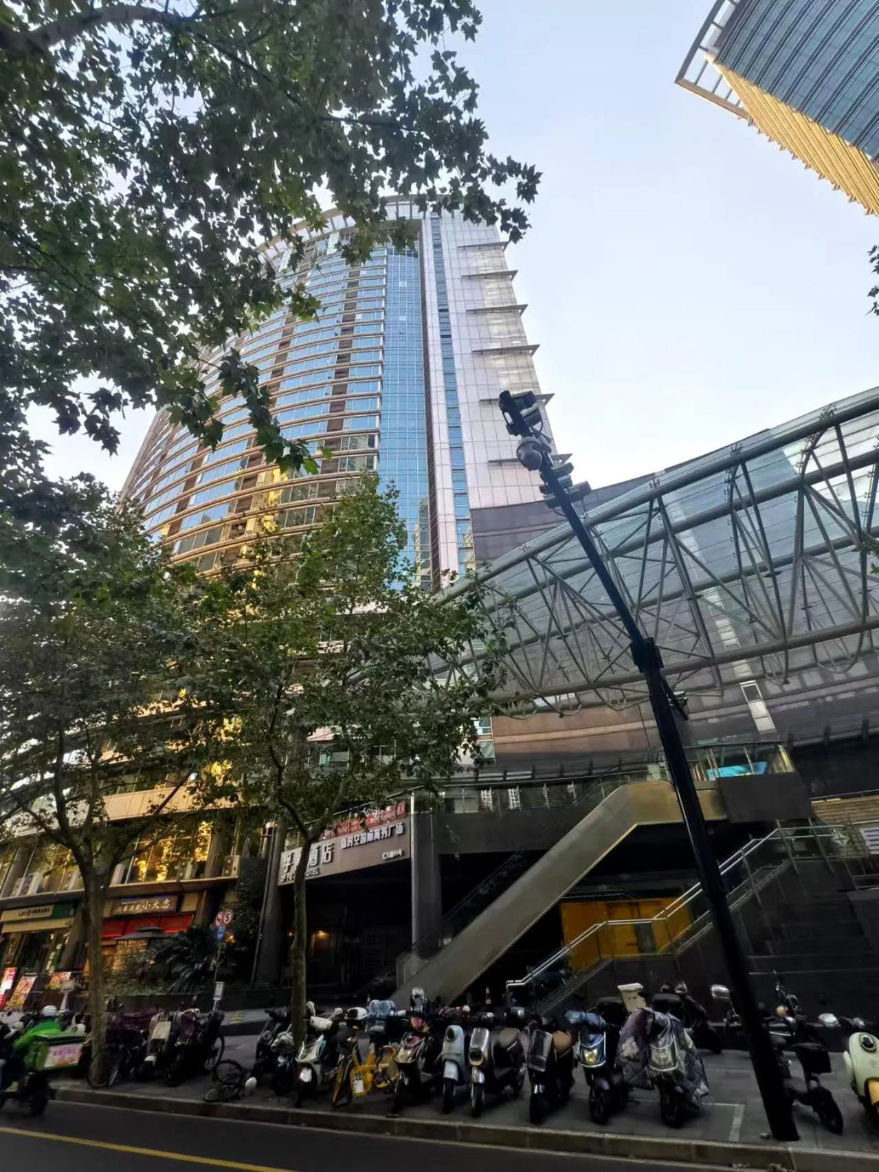 Property building in Xinshikong Apartments- Abest Zhongshan Park No.1