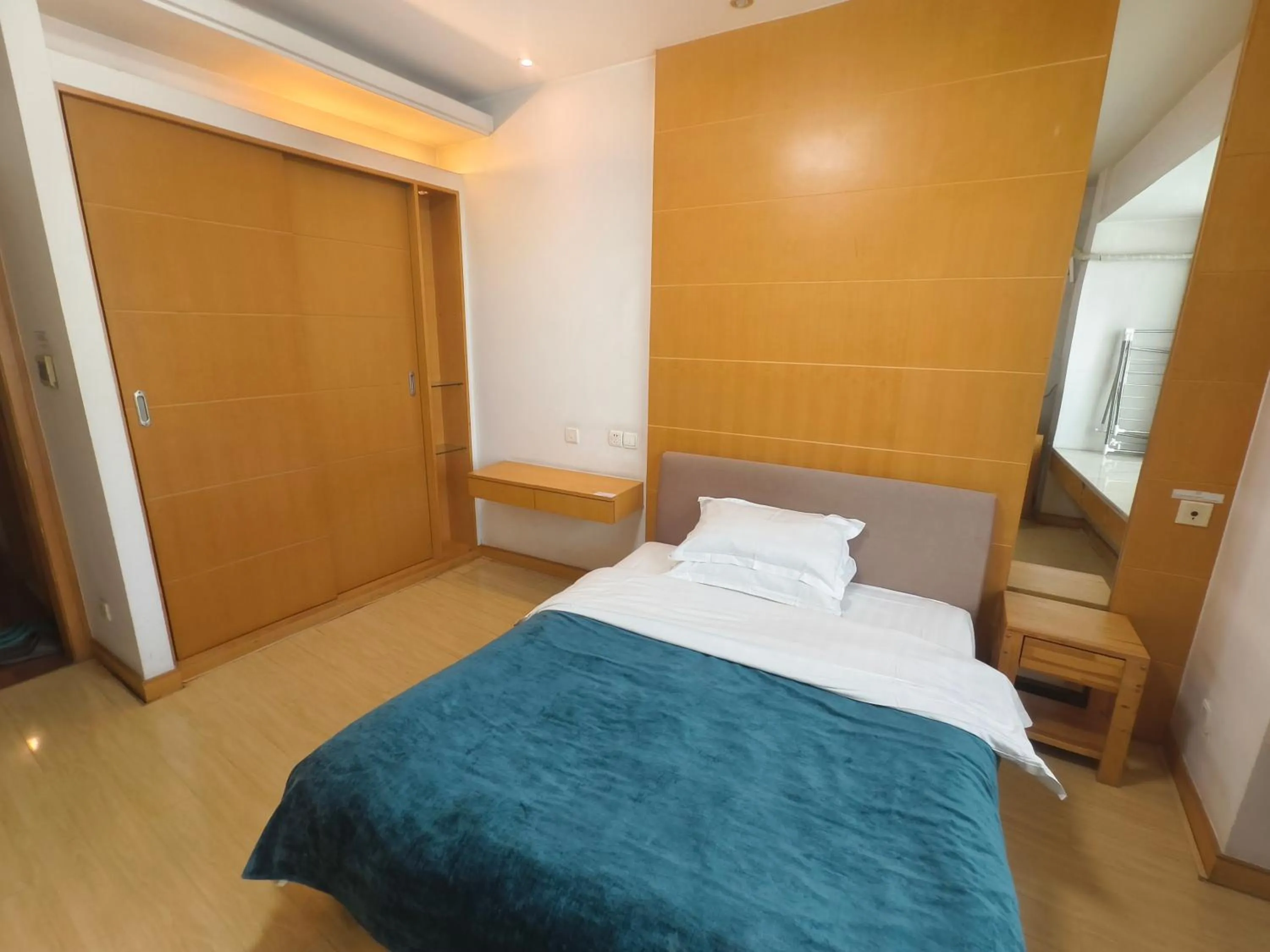Bed in Xinshikong Apartments- Abest Zhongshan Park No.1
