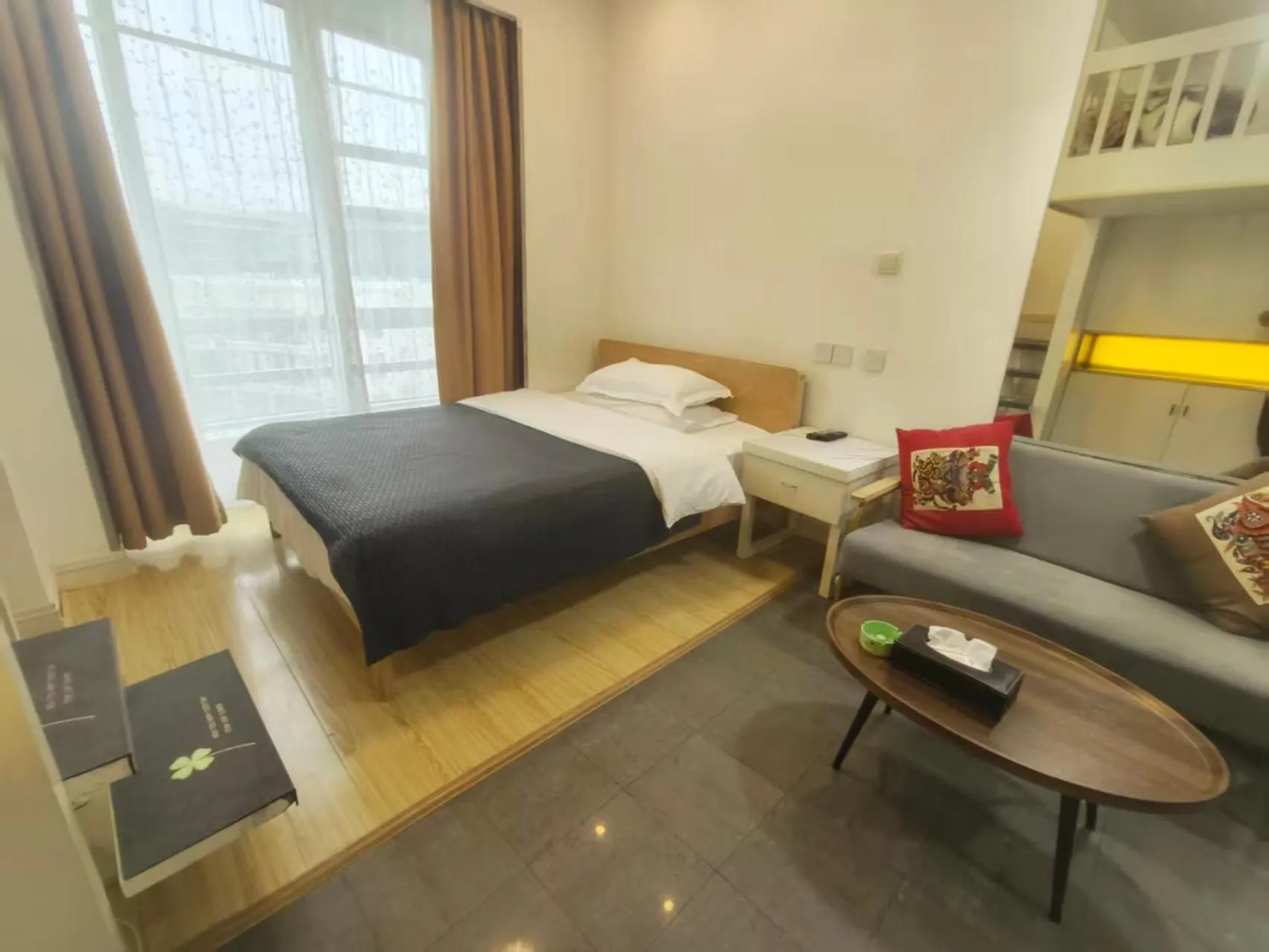 Photo of the whole room, Bed in Xinshikong Apartments- Abest Zhongshan Park No.1
