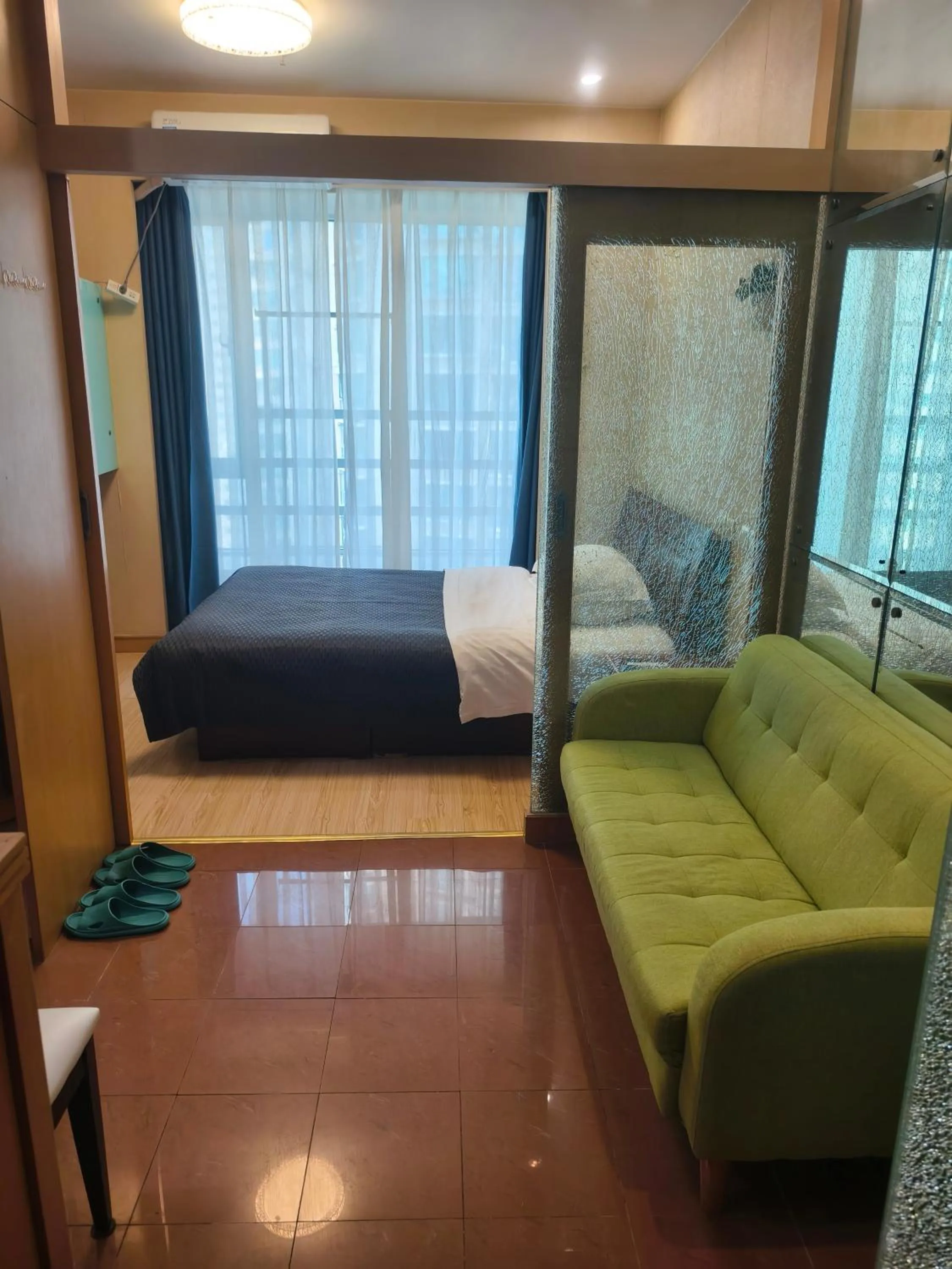 Bed in Xinshikong Apartments- Abest Zhongshan Park No.1