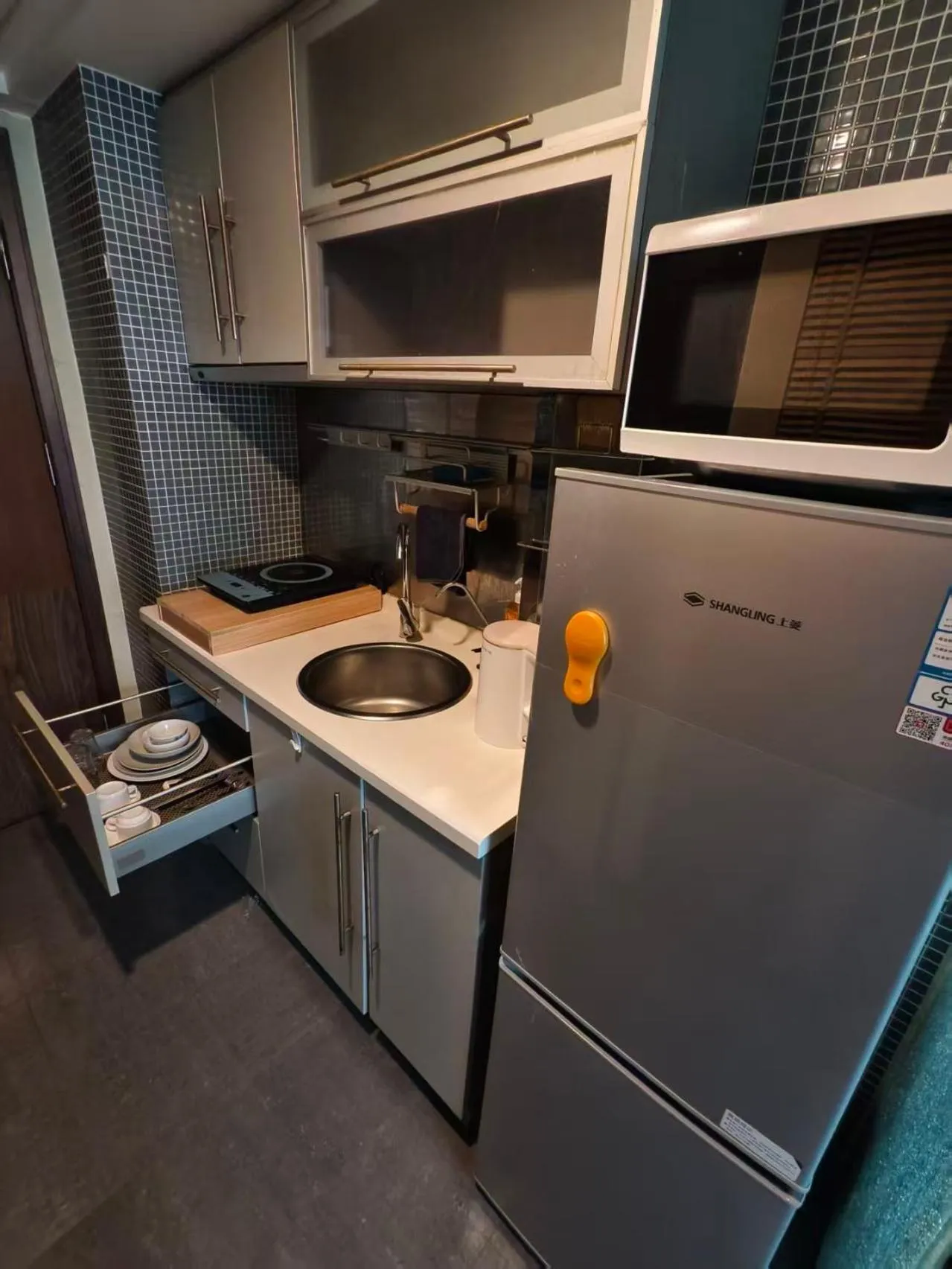 Kitchen or kitchenette in Xinshikong Apartments- Abest Zhongshan Park No.1