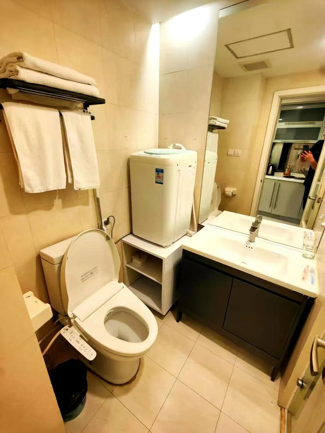 Toilet in Xinshikong Apartments- Abest Zhongshan Park No.1
