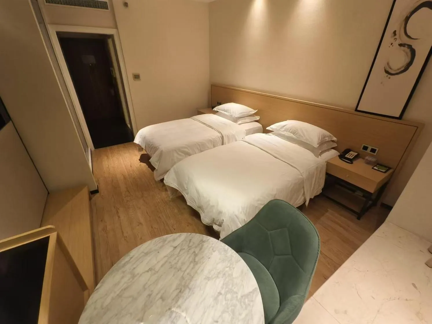Bed in Xinshikong Apartments- Abest Zhongshan Park No.1