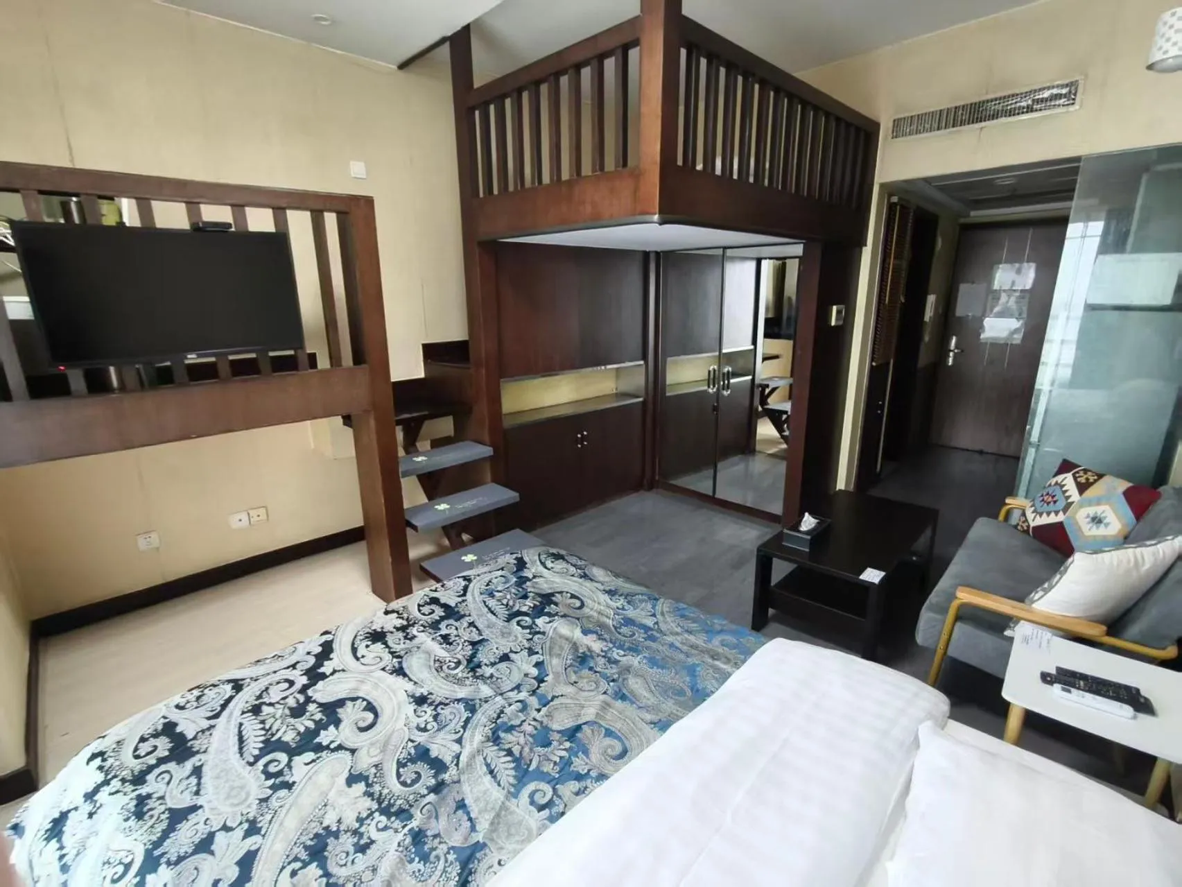 Bed in Xinshikong Apartments- Abest Zhongshan Park No.1