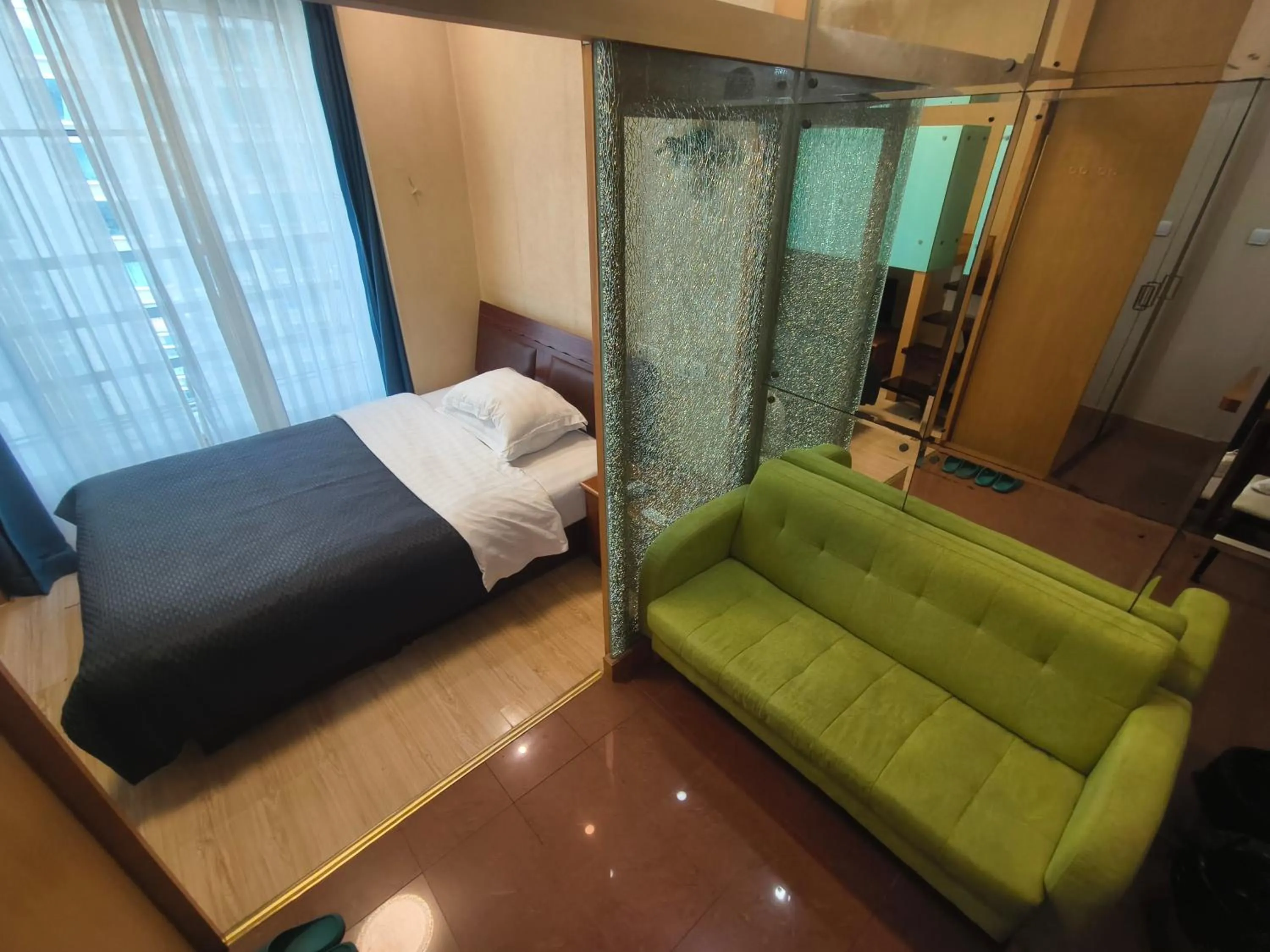 Bed in Xinshikong Apartments- Abest Zhongshan Park No.1