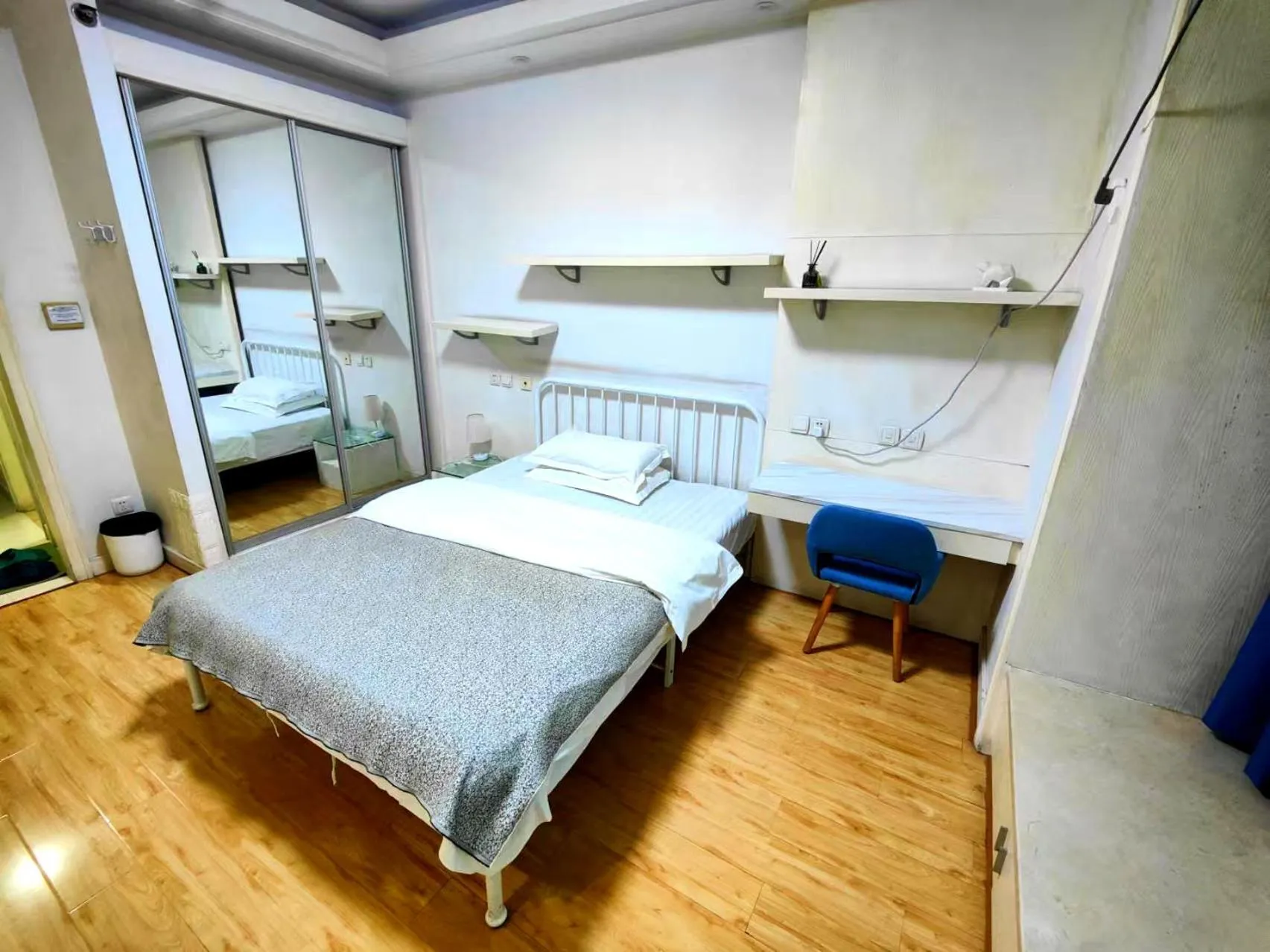 Bed in Xinshikong Apartments- Abest Zhongshan Park No.1