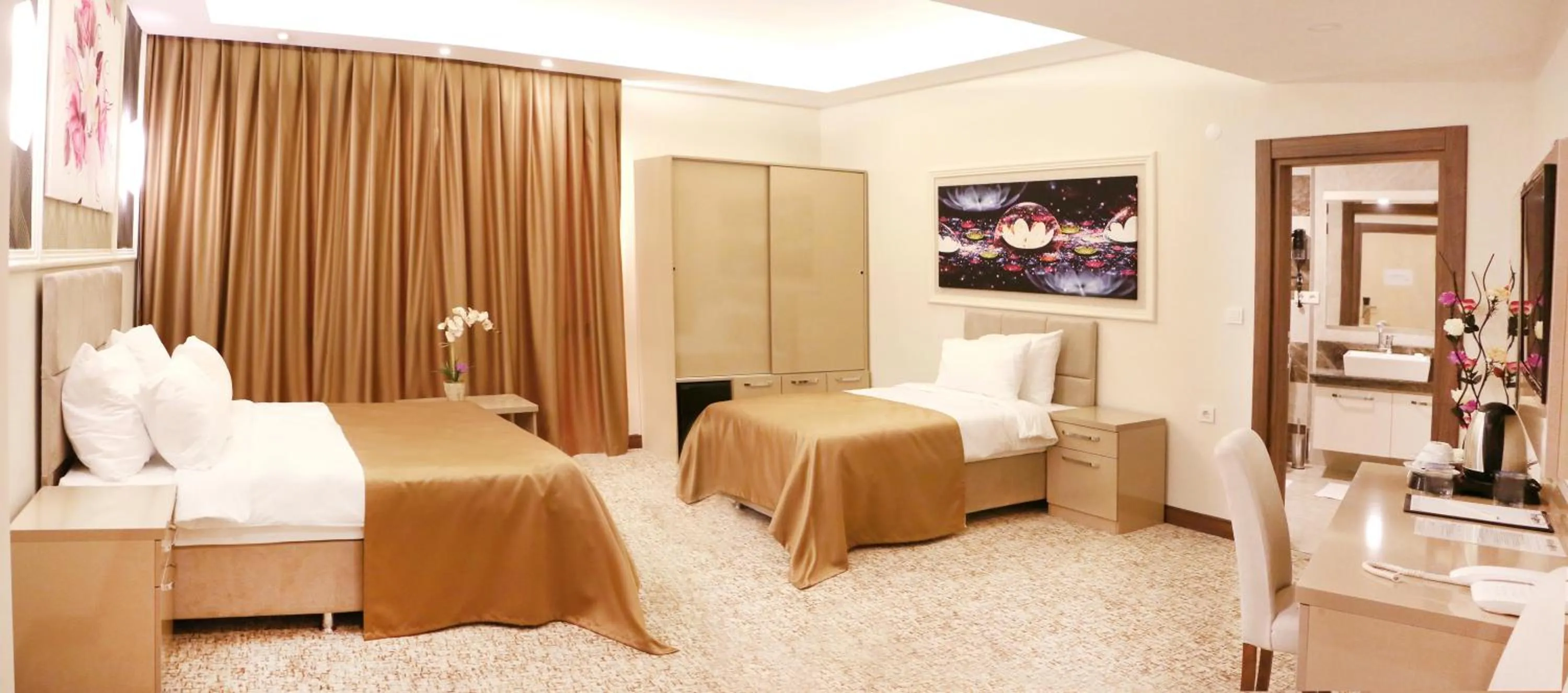 Photo of the whole room, Bed in Goldhan Hotel