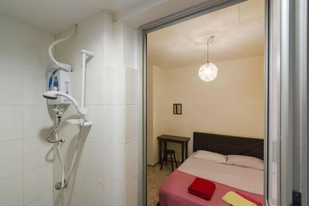 Bed in Cocoa Mews Cafe and Homestay