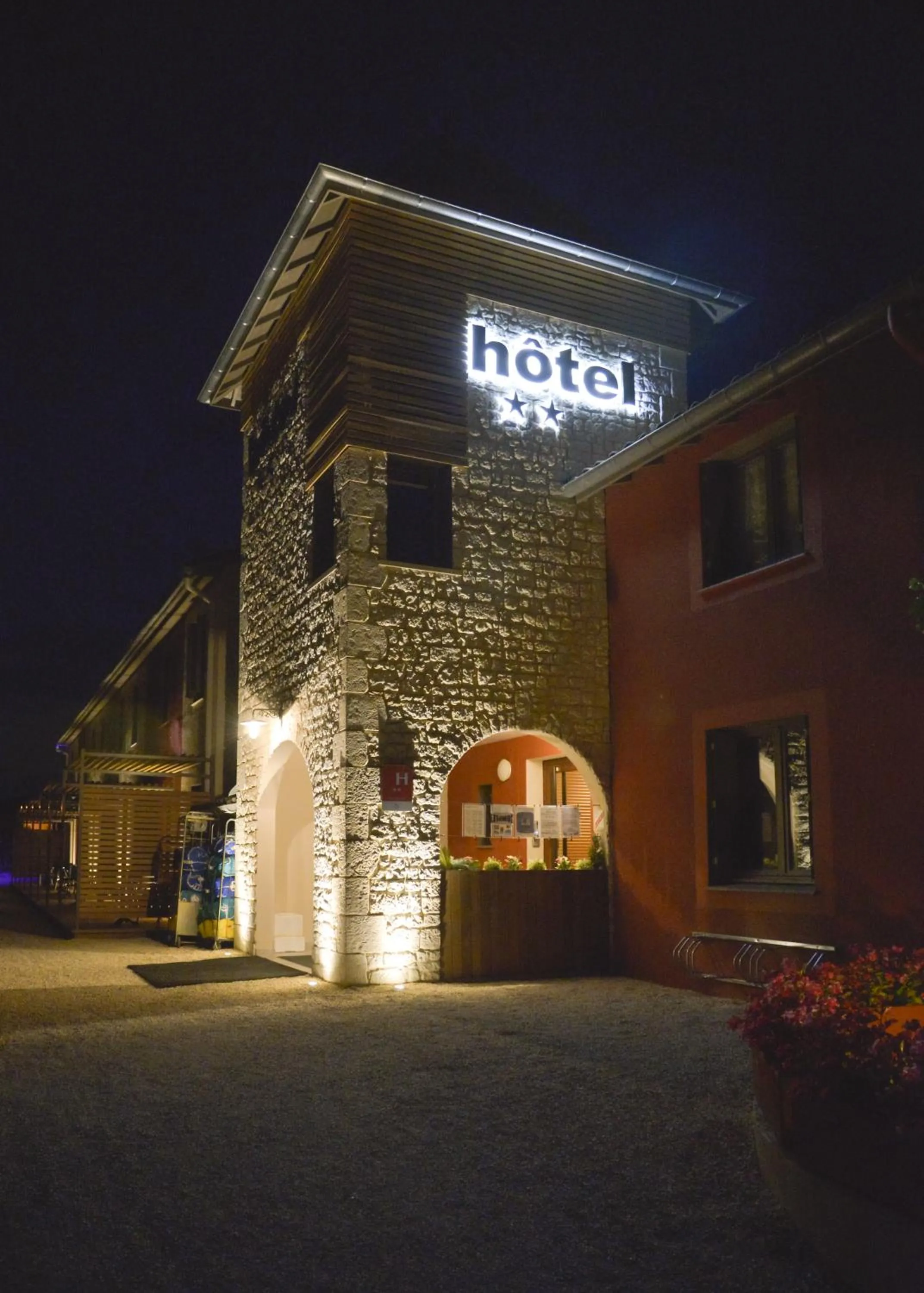 Facade/entrance in Hôtel Les Gabarres