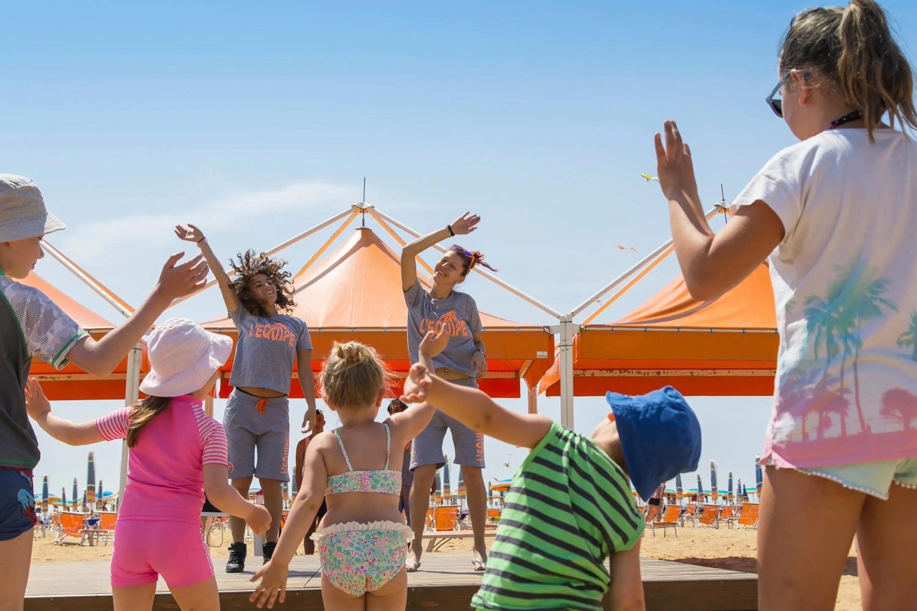 Evening entertainment in Residenza Turistica Alberghiera Blue Marine