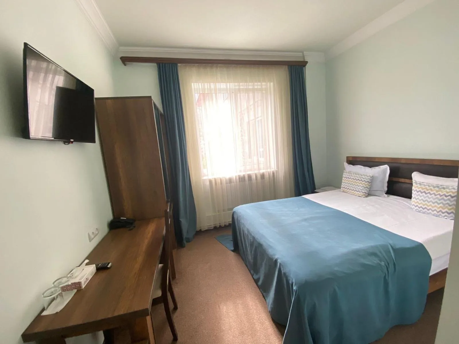 Photo of the whole room, Bed in Mina Hotel