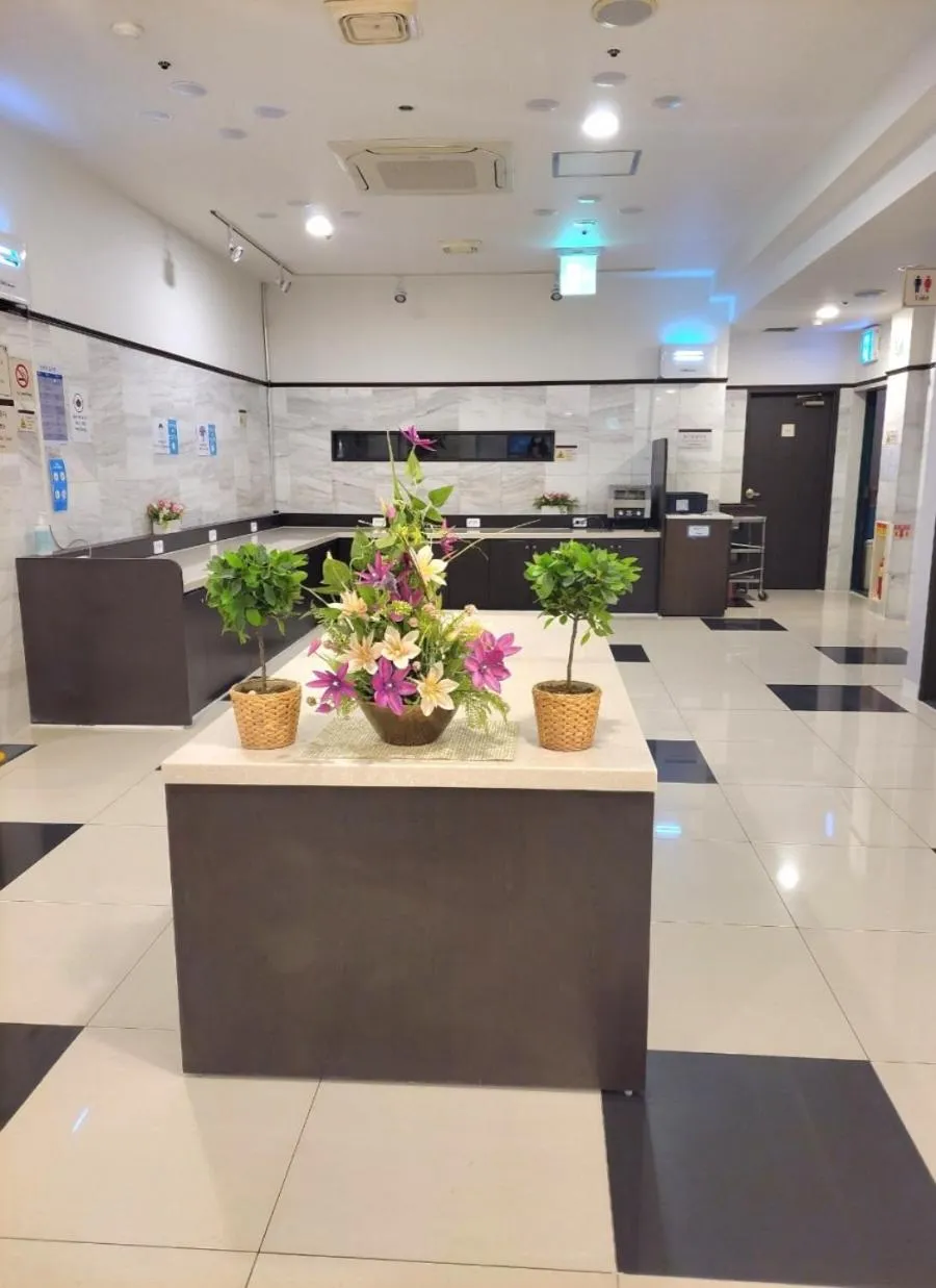 Restaurant/places to eat in Toyoko Inn Busan Jungang Station