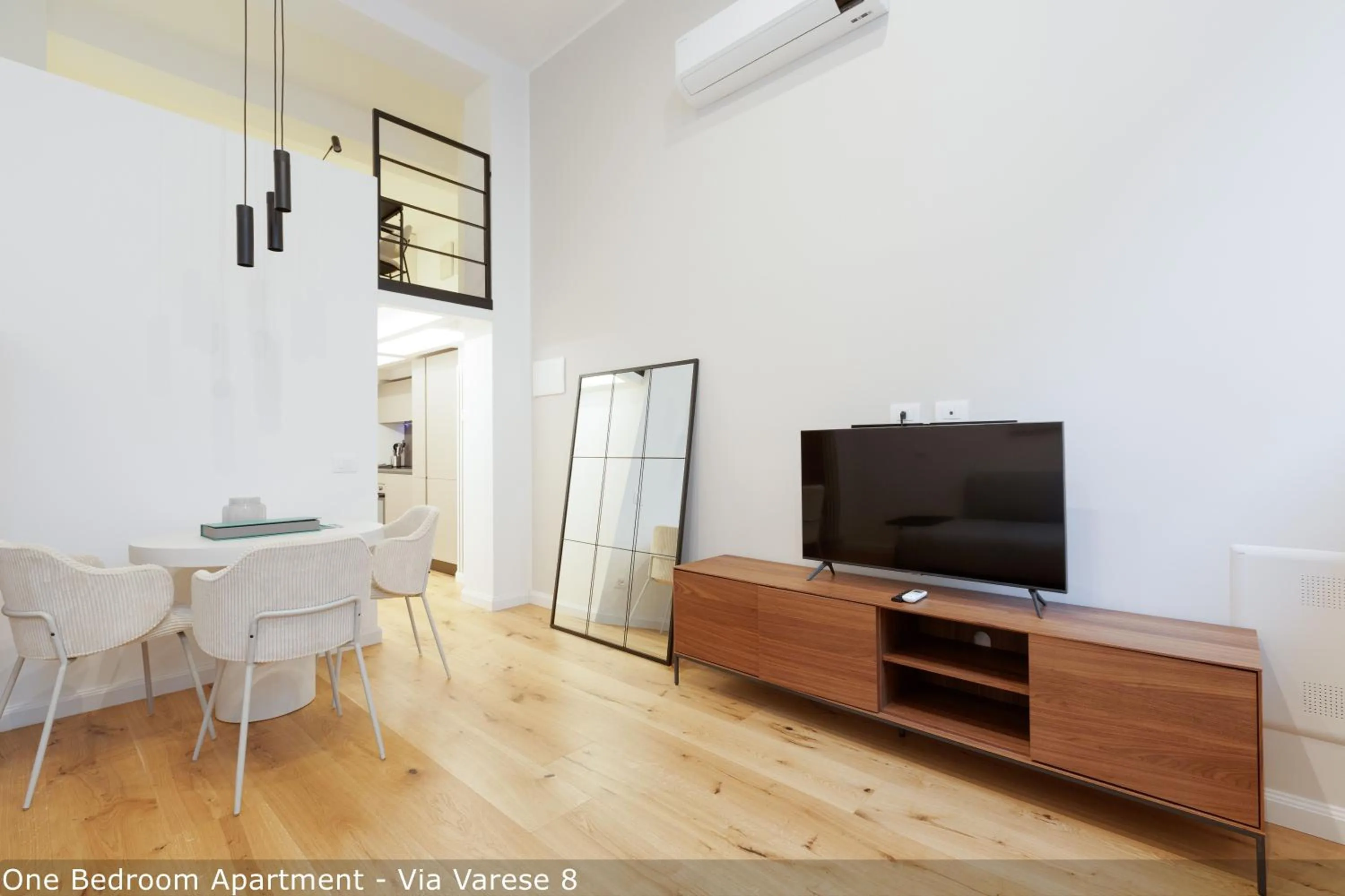 TV and multimedia in Brera Apartments in Moscova
