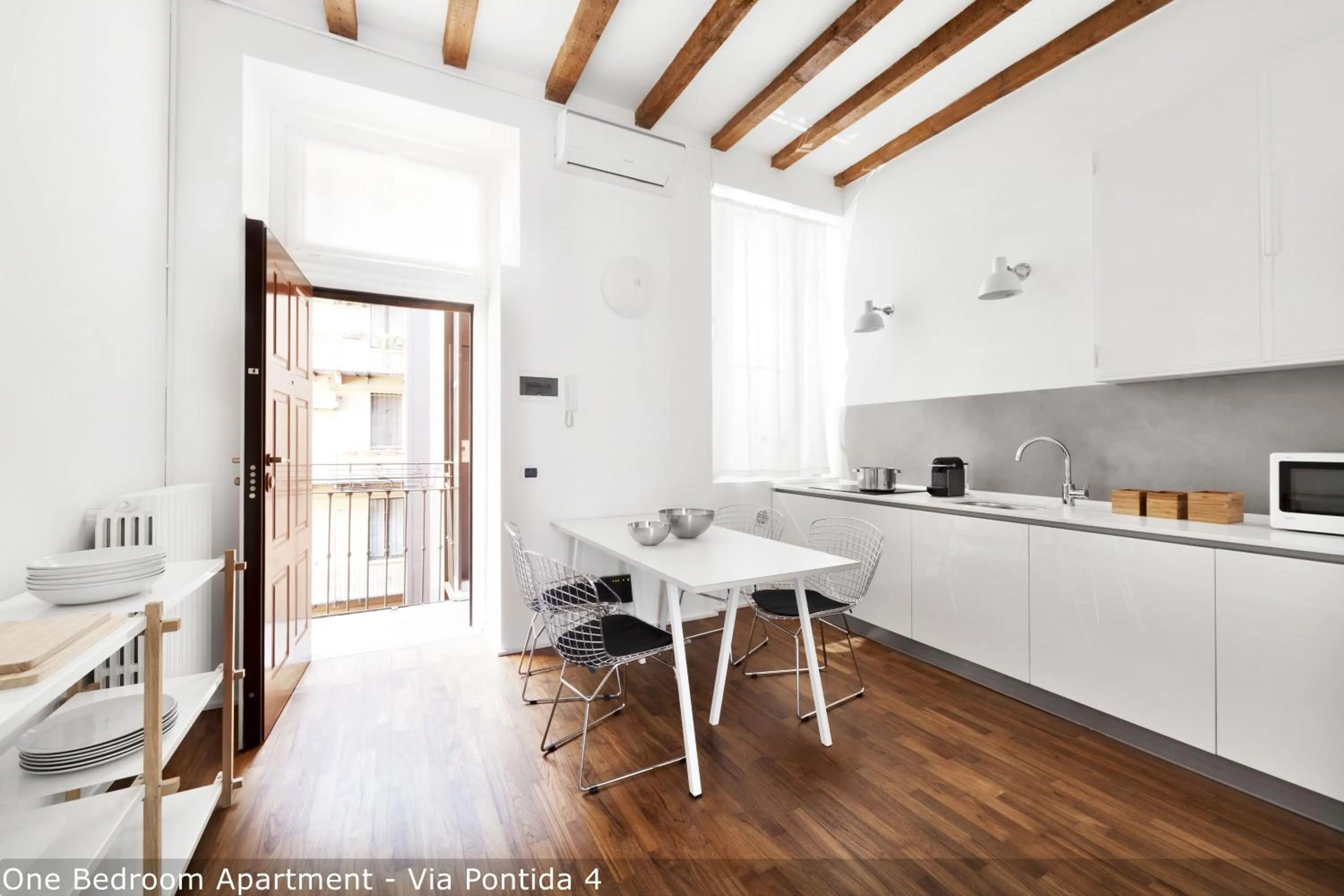 Kitchen or kitchenette in Brera Apartments in Moscova