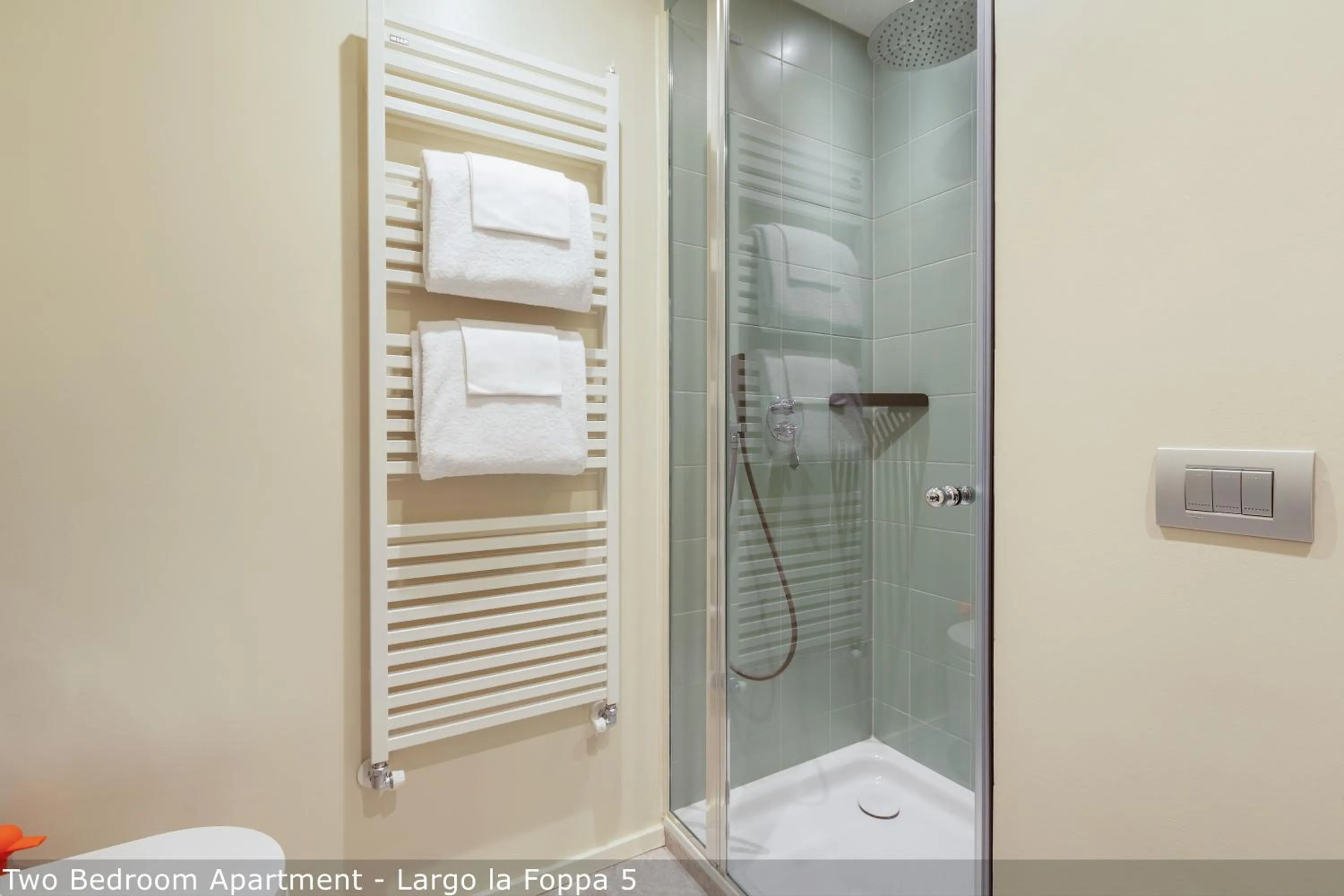 Shower in Brera Apartments in Moscova