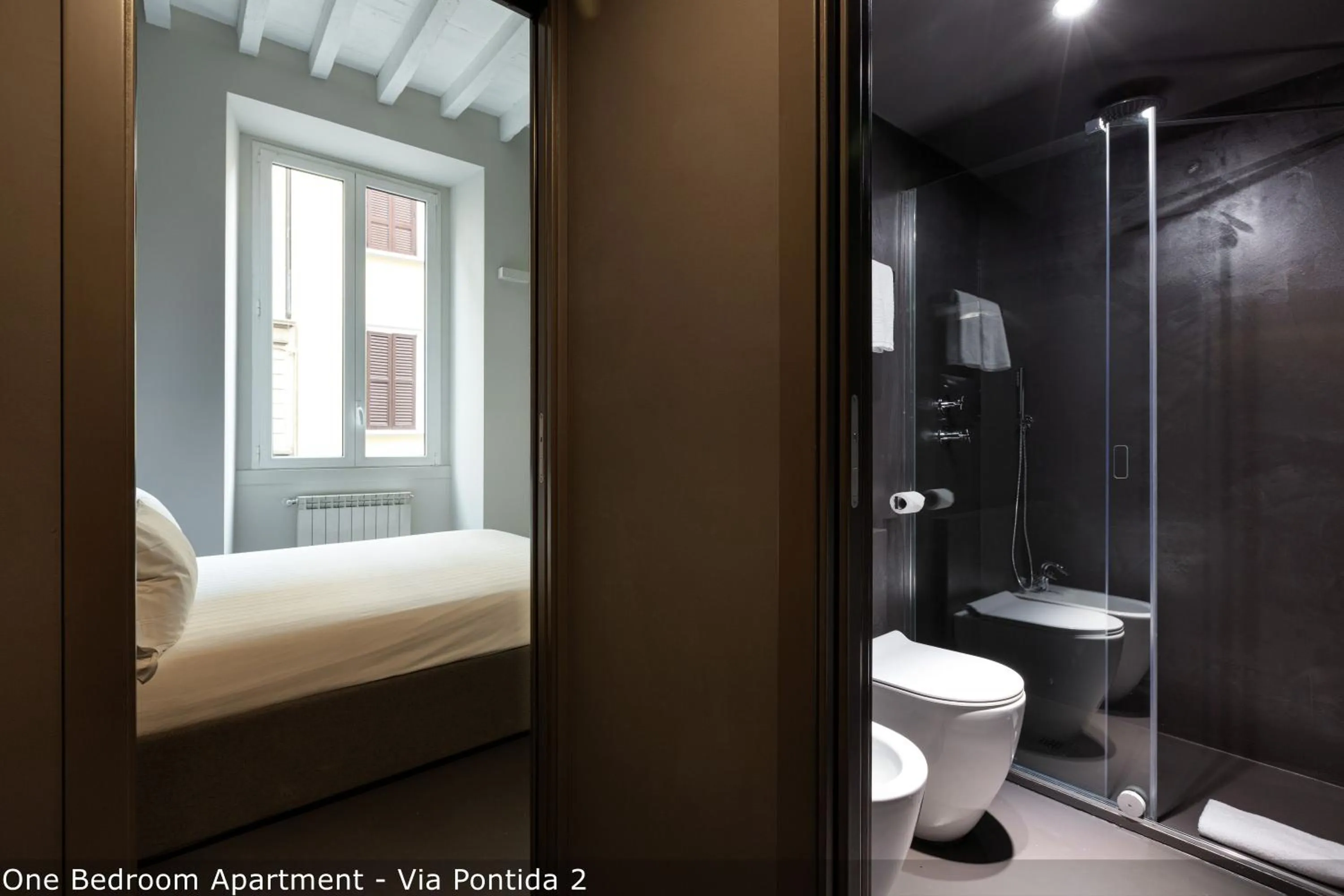 Shower in Brera Apartments in Moscova