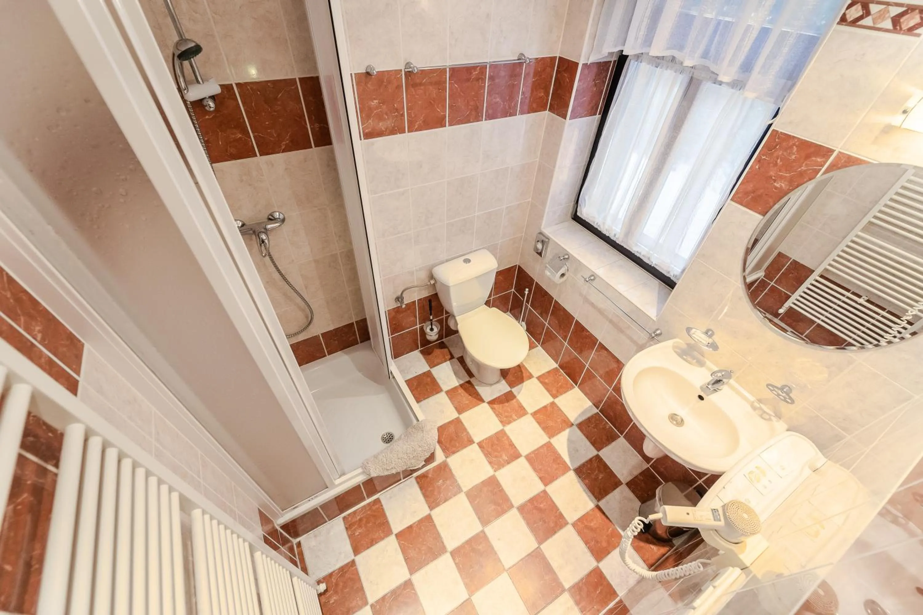 Bathroom in Hotel Perla Jizery