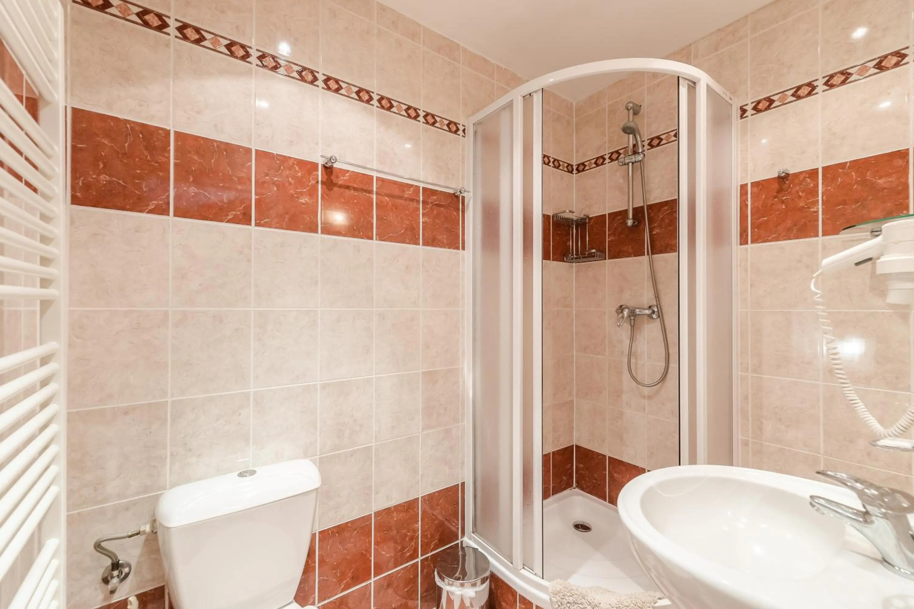 Bathroom in Hotel Perla Jizery