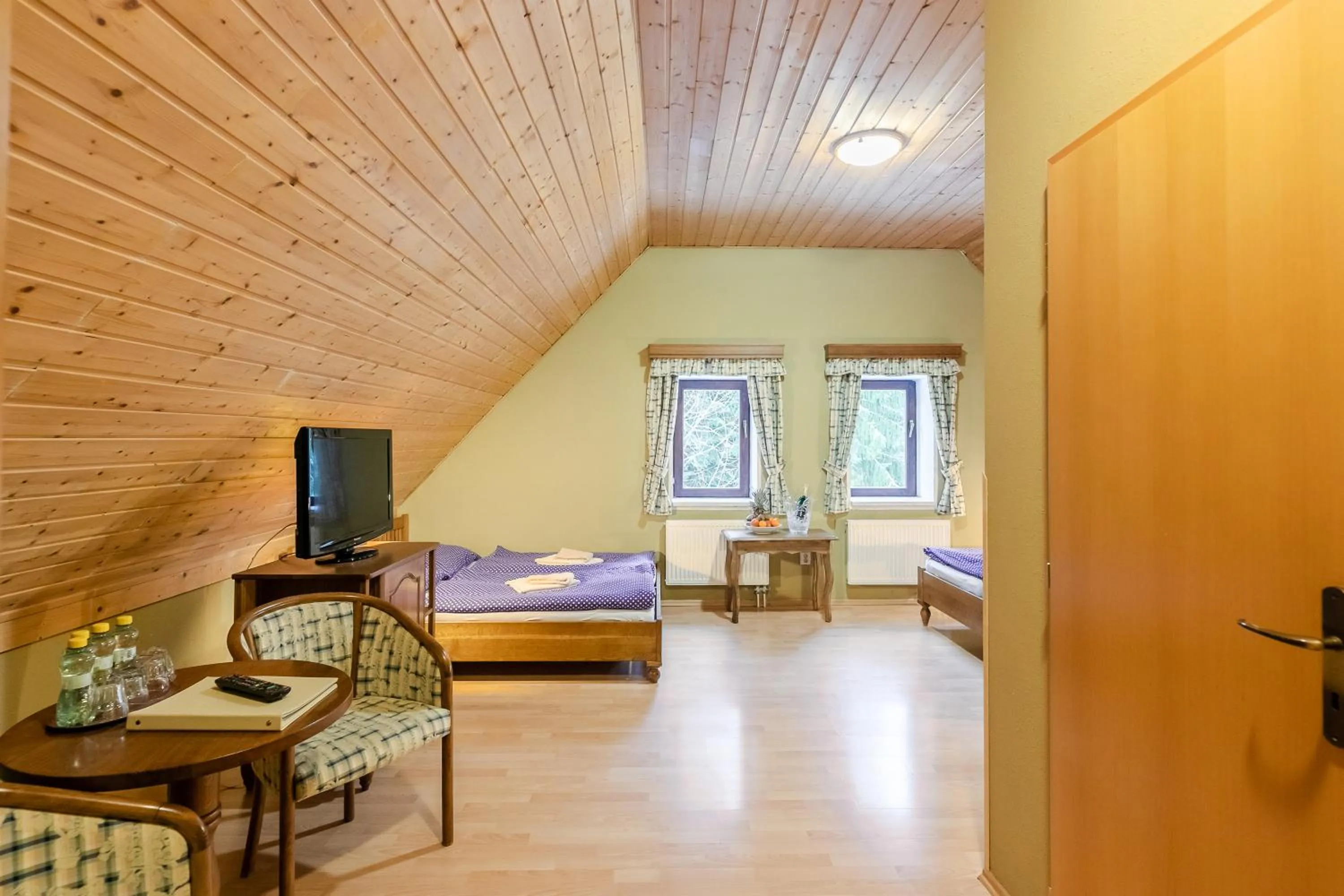 Seating area, Bed in Hotel Perla Jizery