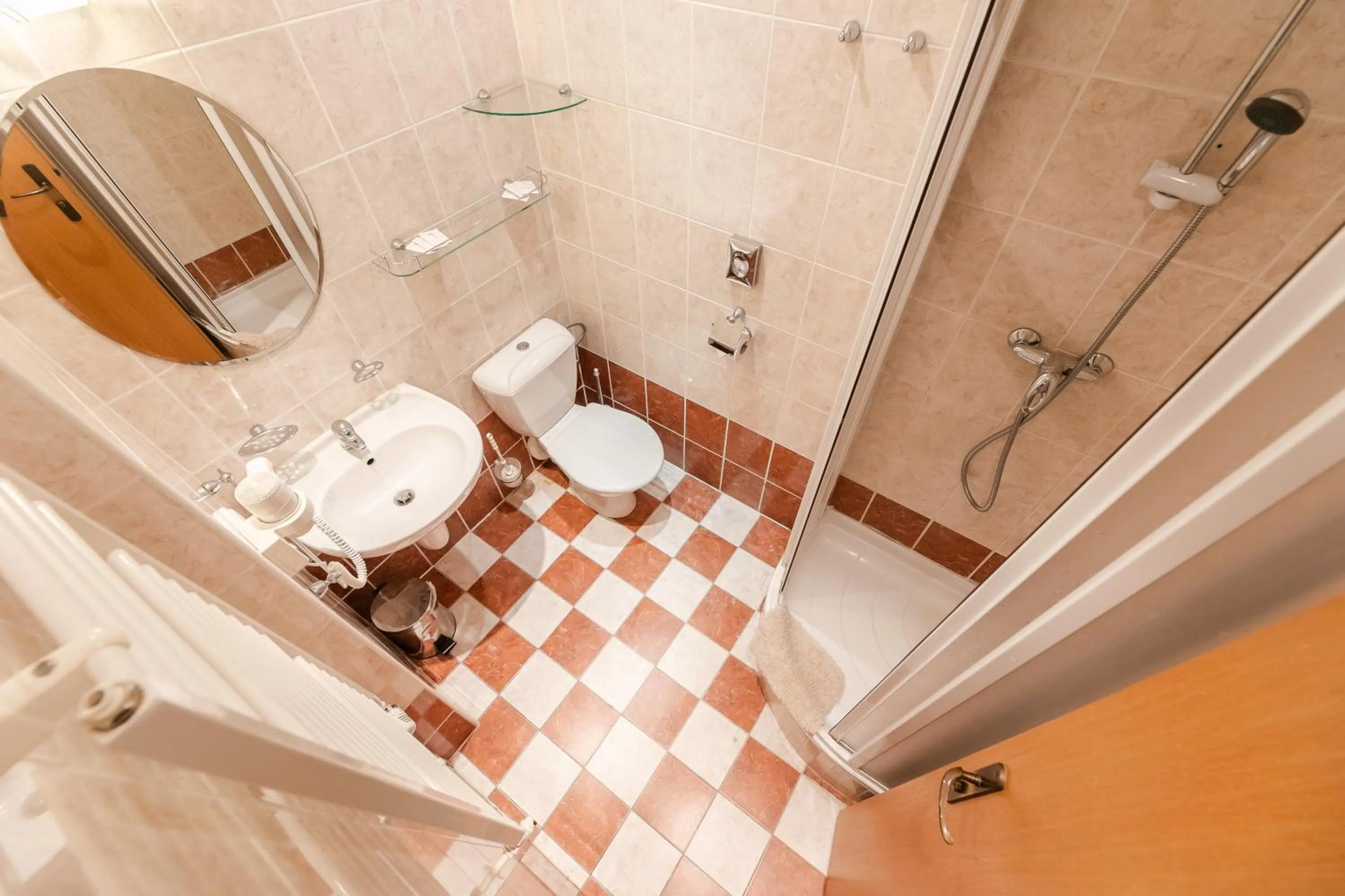 Bathroom in Hotel Perla Jizery