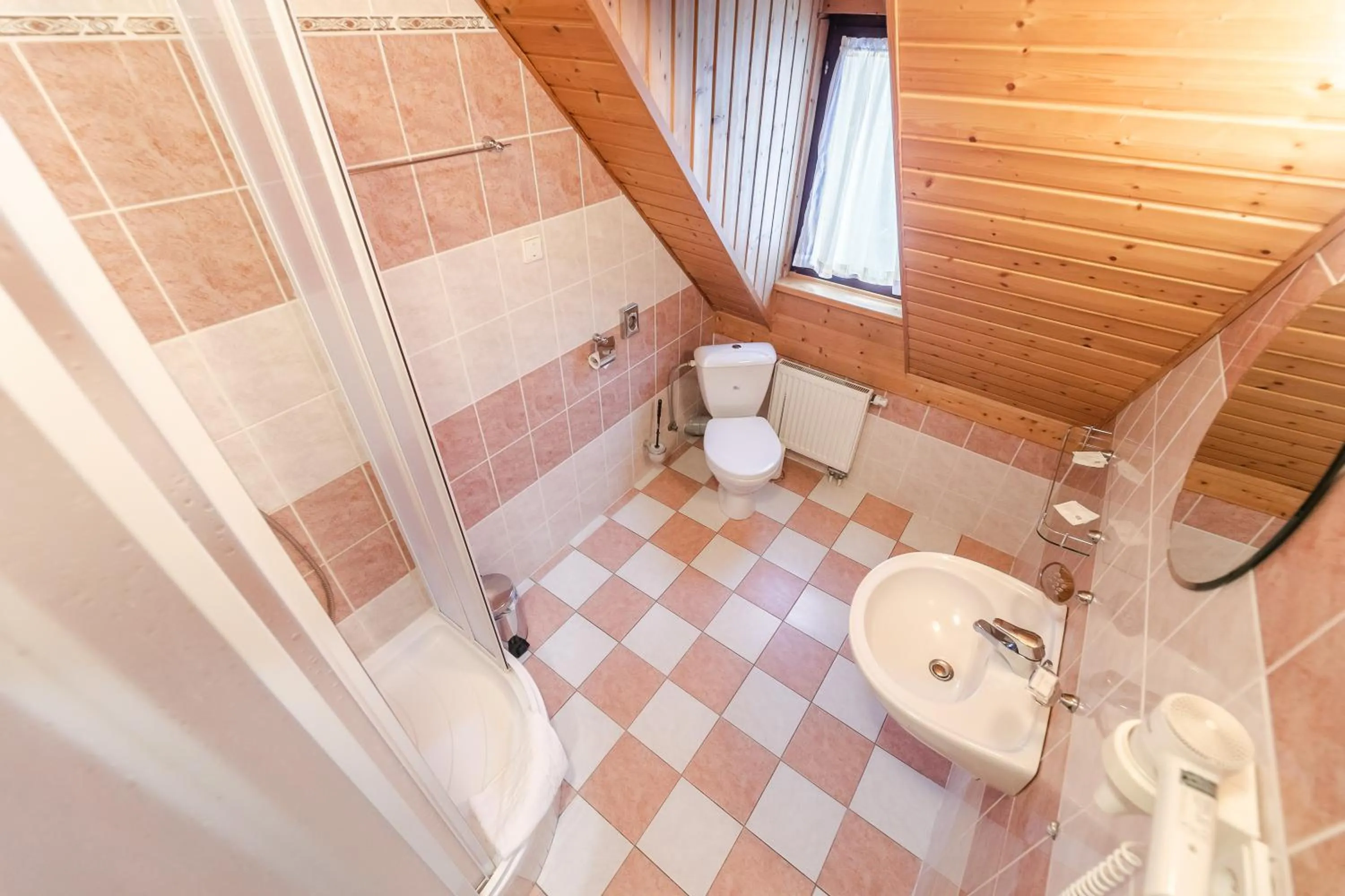 Bathroom in Hotel Perla Jizery