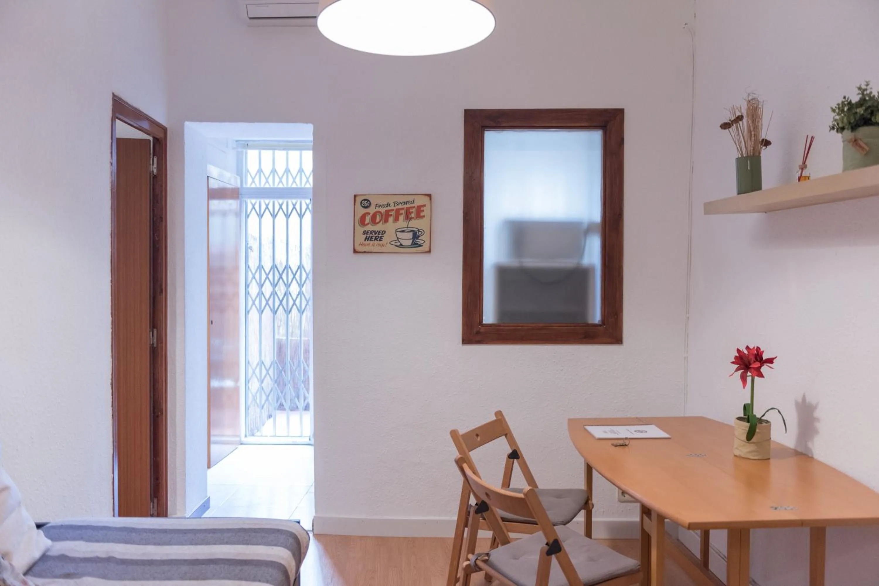 Dining area in Sweet BCN Studio with Terrace