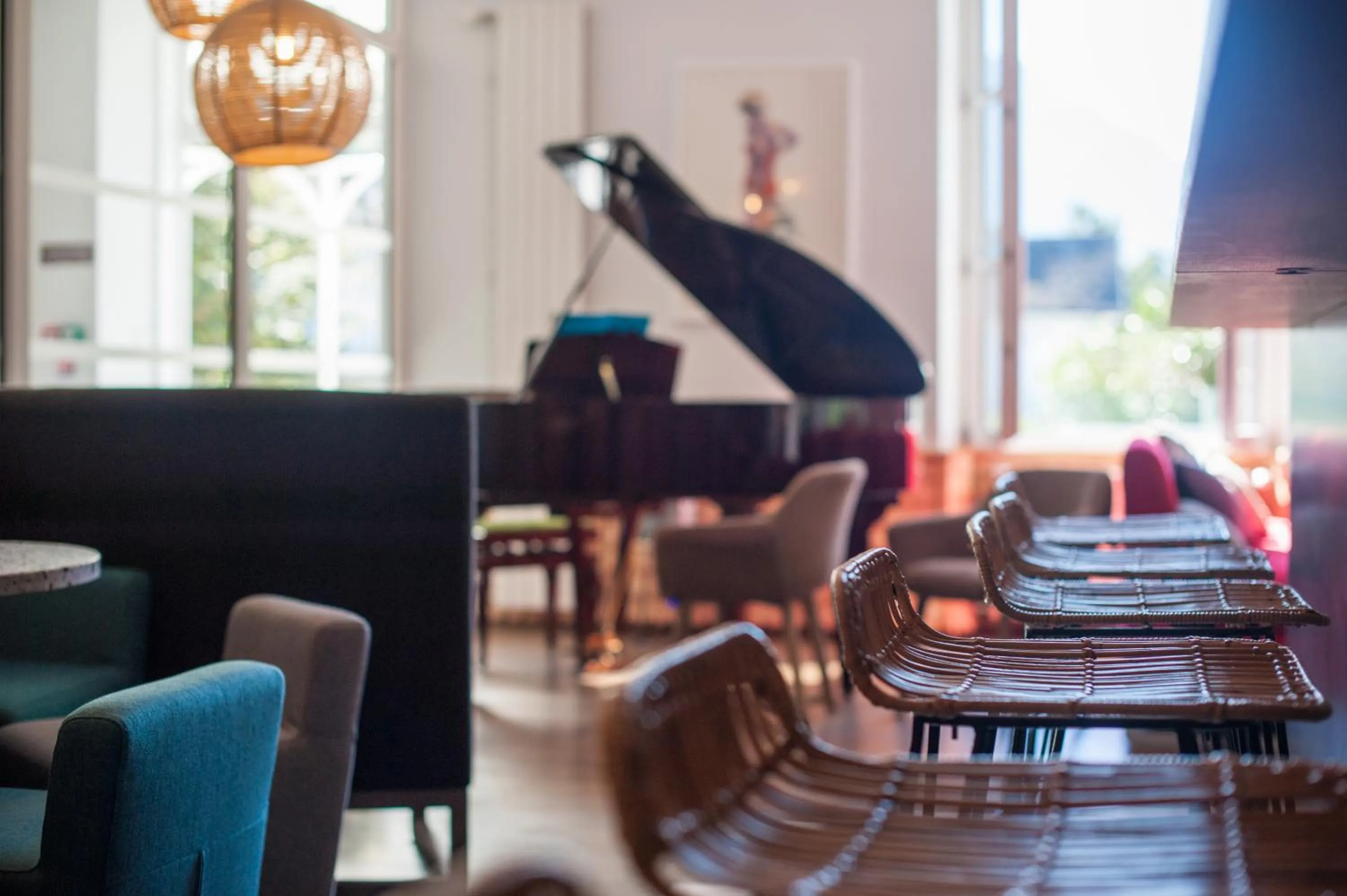 Communal lounge/ TV room in Hôtel Beau Site Talloires B SPA