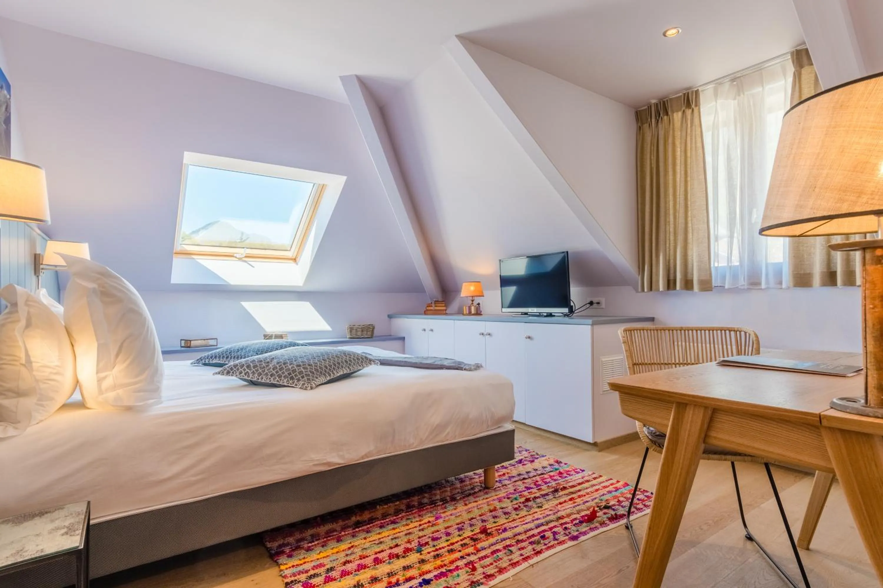 Decorative detail, Bed in Hôtel Beau Site Talloires B SPA