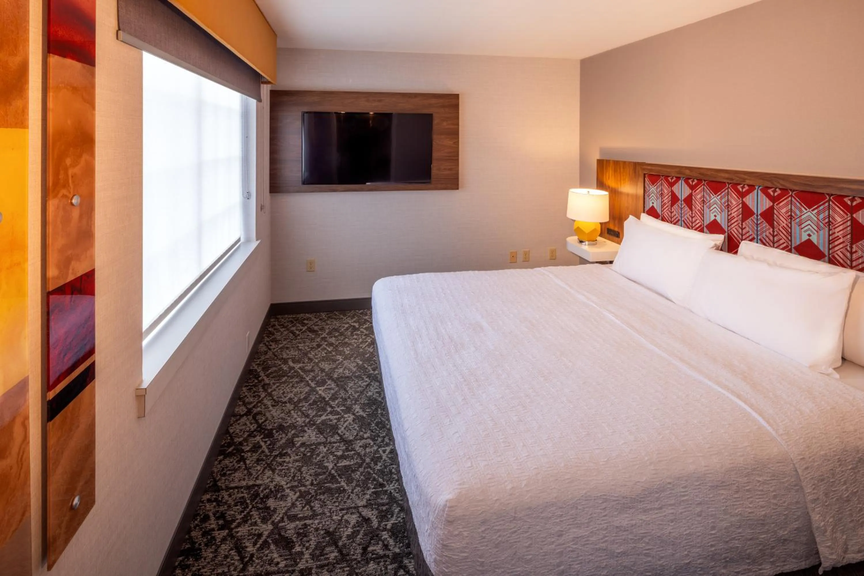 Bed in Hampton Inn Pullman